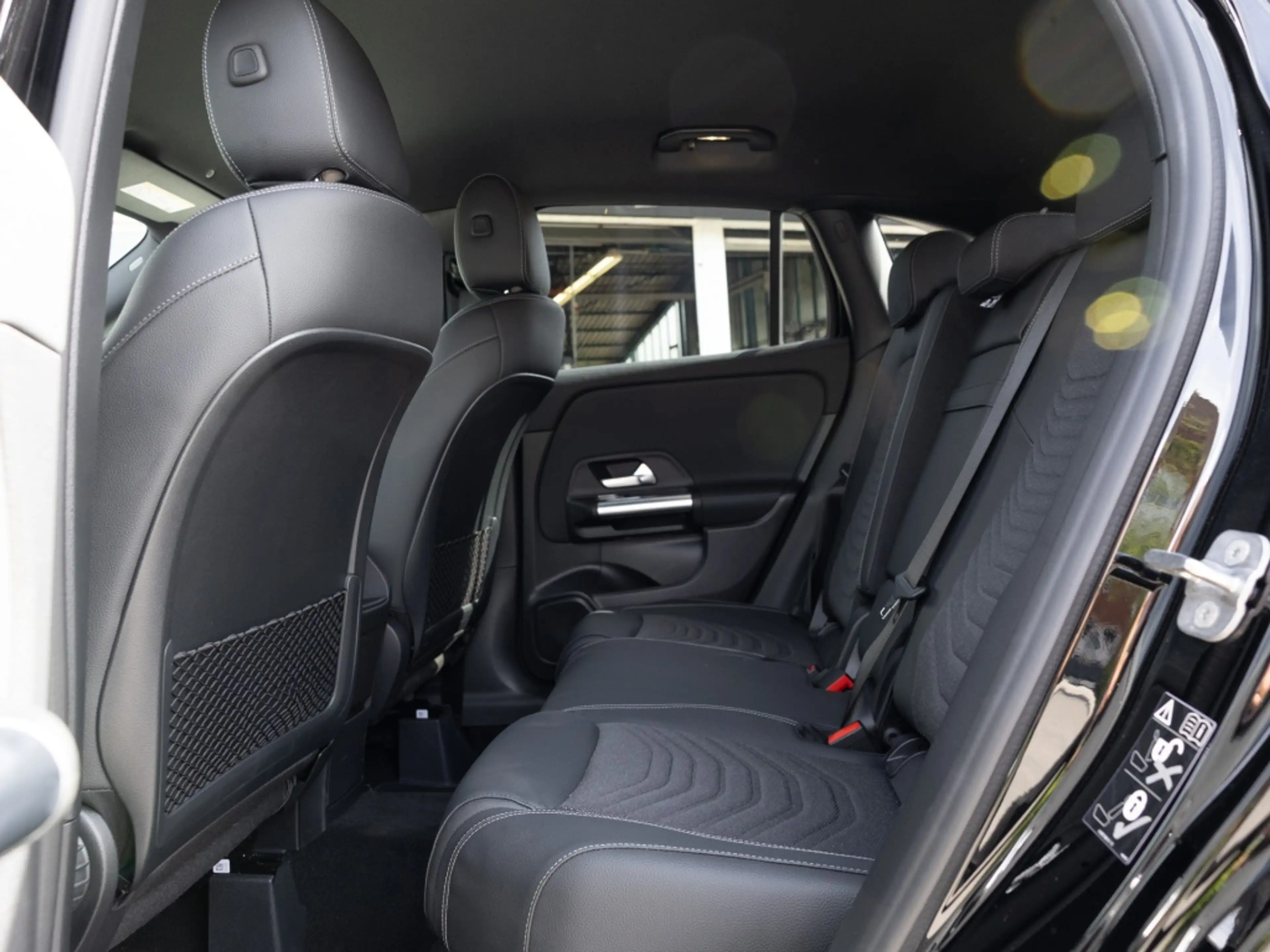 Mercedes-Benz GLA 200 d PROGRESSIVE MULTI 360 AHK DISTR KAMERA — photo 10
