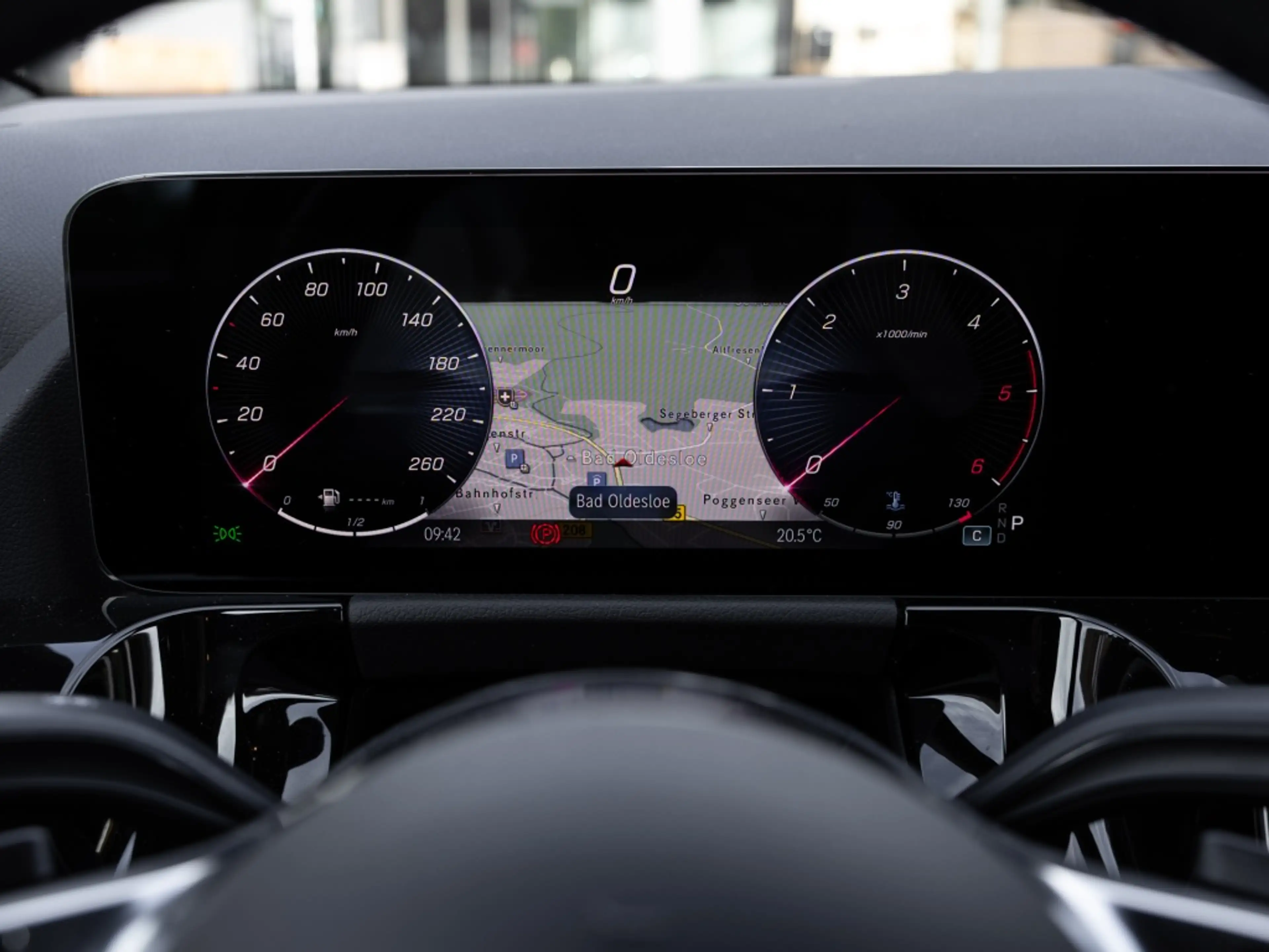 Mercedes-Benz GLA 200 d PROGRESSIVE MULTI 360 AHK DISTR KAMERA — photo 13