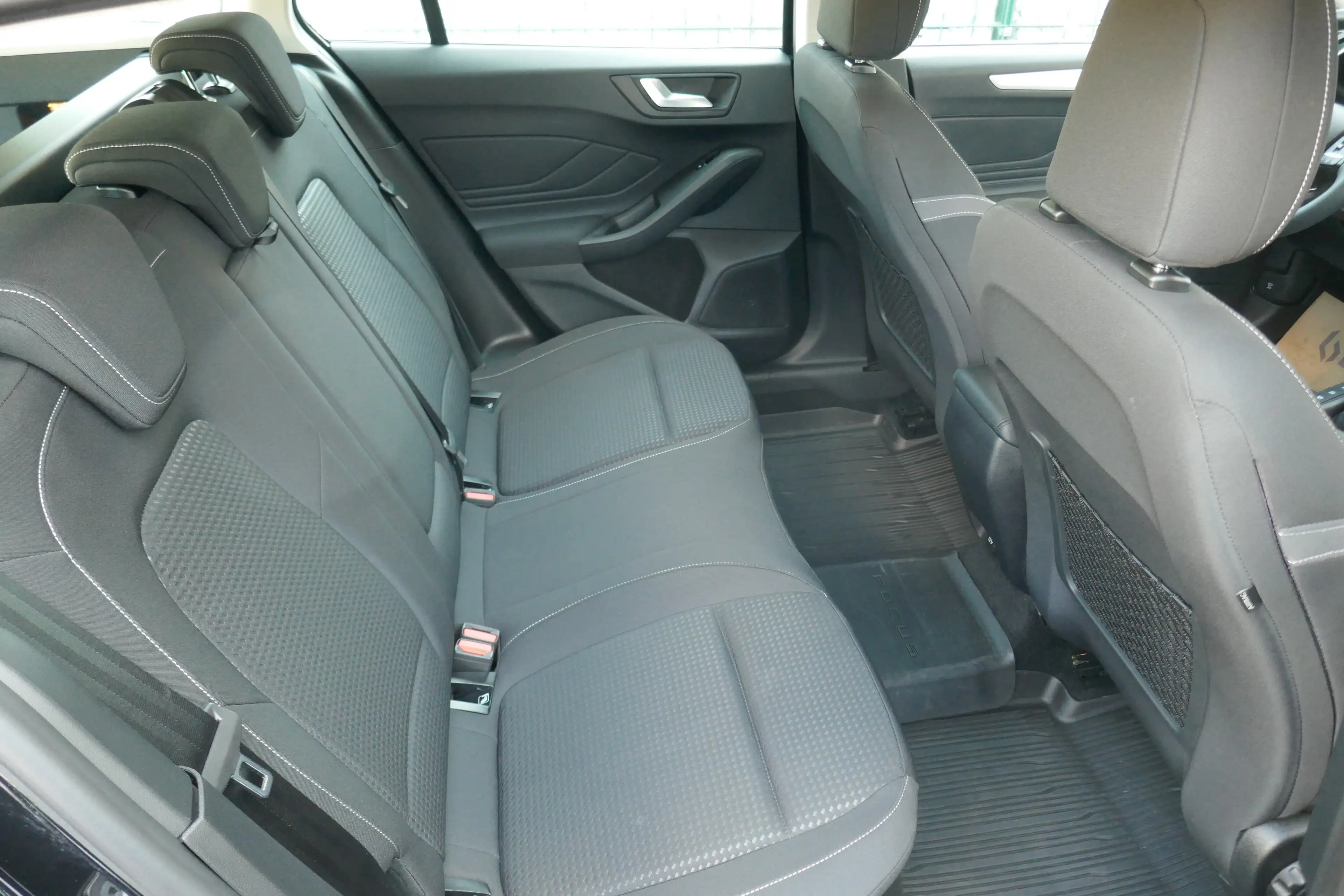 Ford Focus Cool&Connect — photo 12