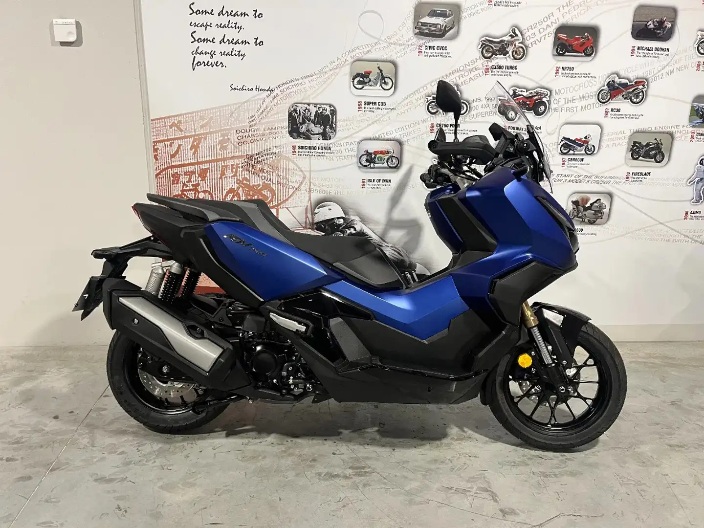 Honda ADV 350 in absolute nieuwstaat - 2