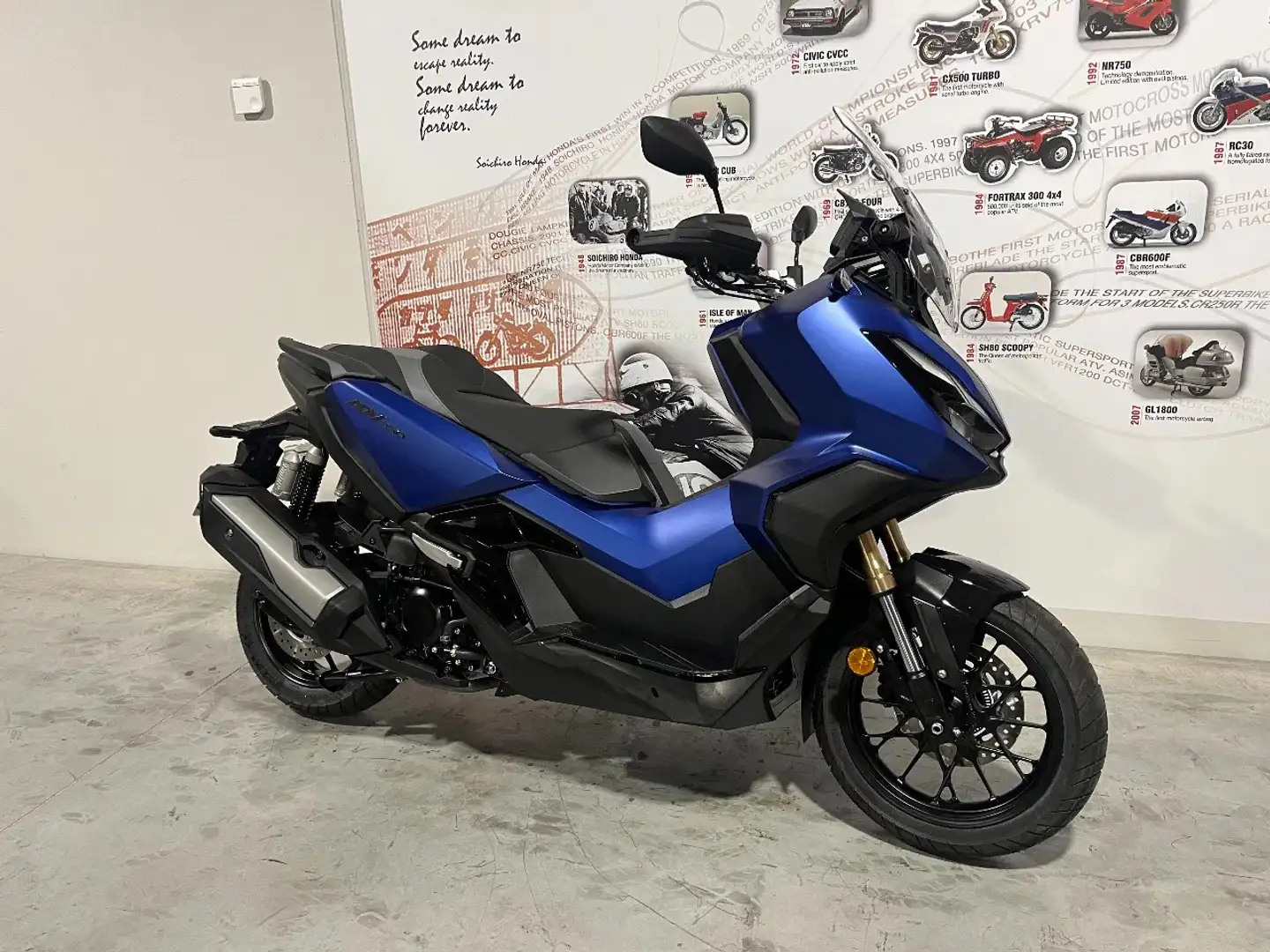 Honda ADV 350 in absolute nieuwstaat - 1