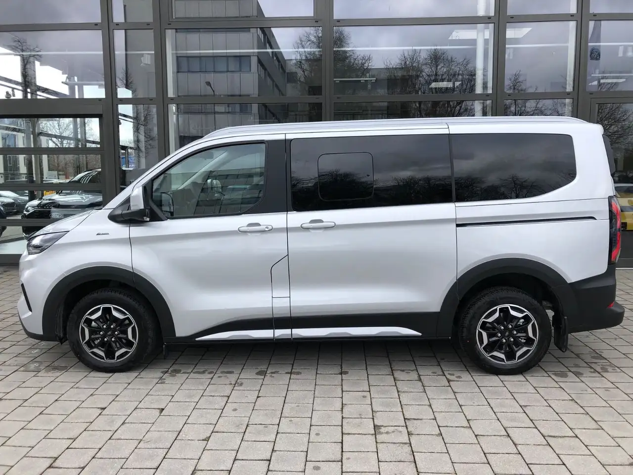 Ford Tourneo Custom 2026 — фото 10