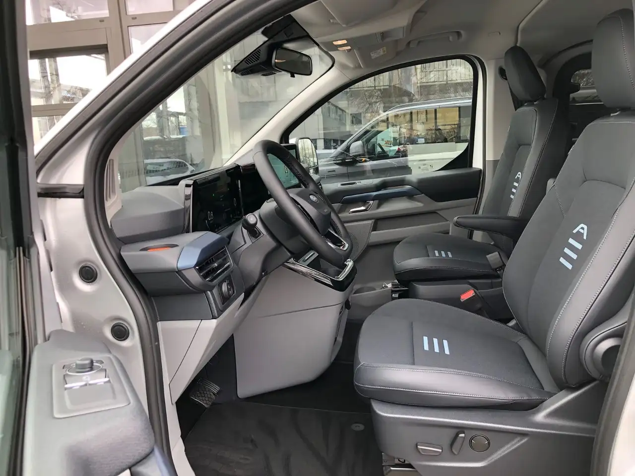 Ford Tourneo Custom 2026 — фото 11