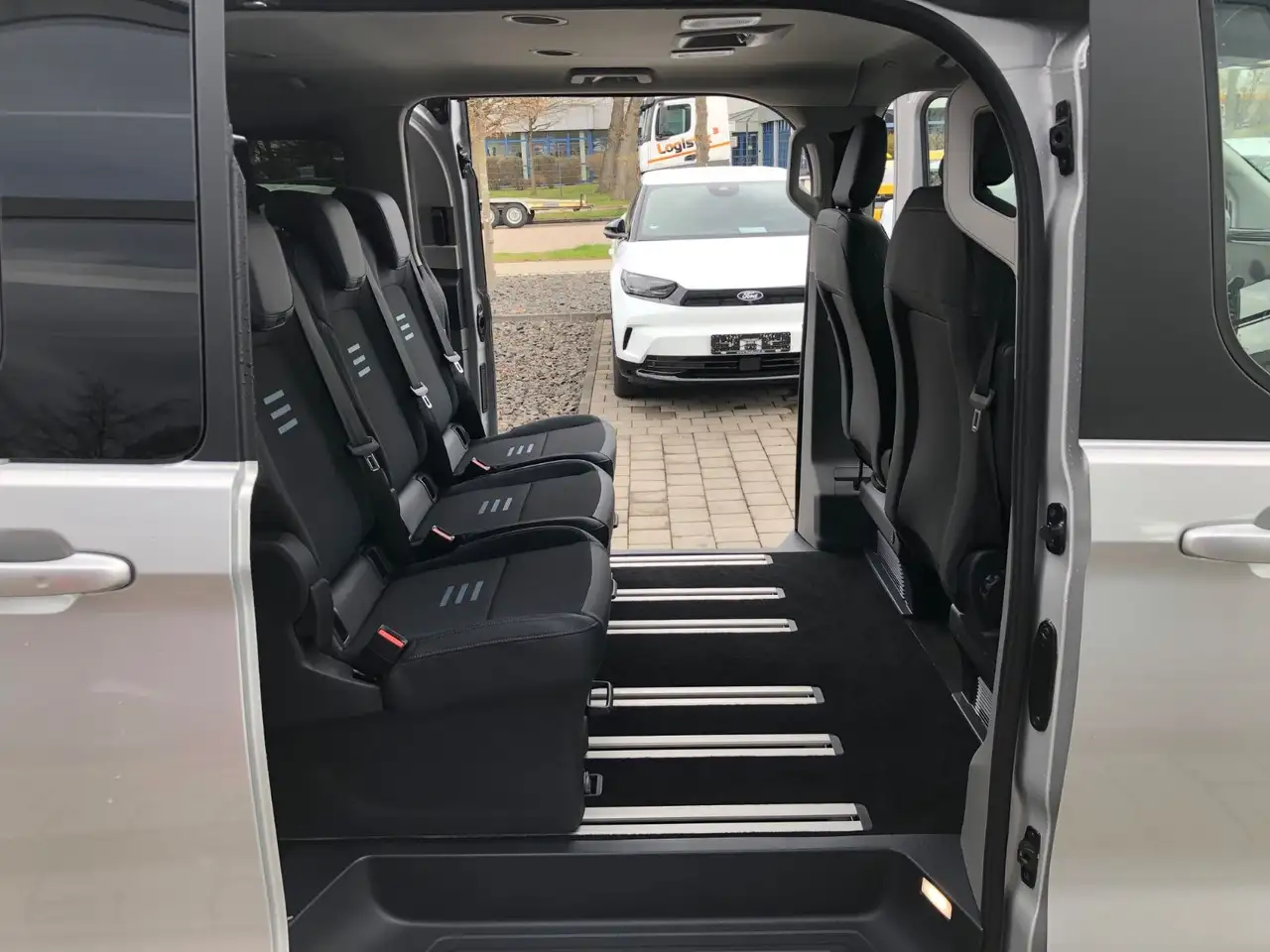 Ford Tourneo Custom 2026 — фото 13