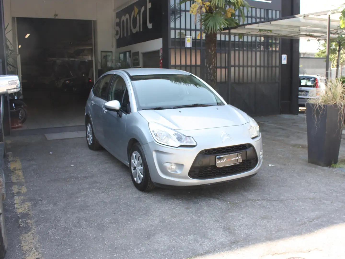 Citroen C3 C3 1.1 exscusive Silber - 2