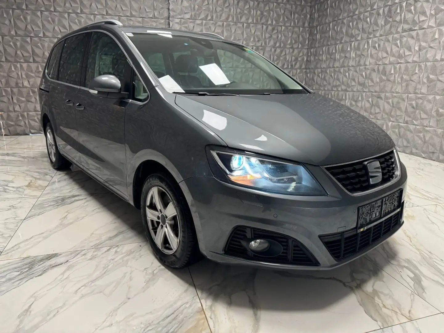 SEAT Alhambra Xcellence 2,0 TDI DSG - 7- Sitzer. Grey - 1