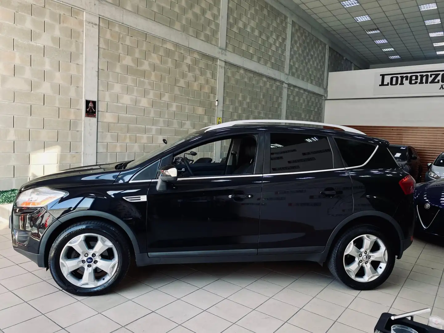 Ford Kuga 2.0 TDCi 163 CV 4WD - CAMBIO NUOVO - FULL OPTIONAL Zwart - 2