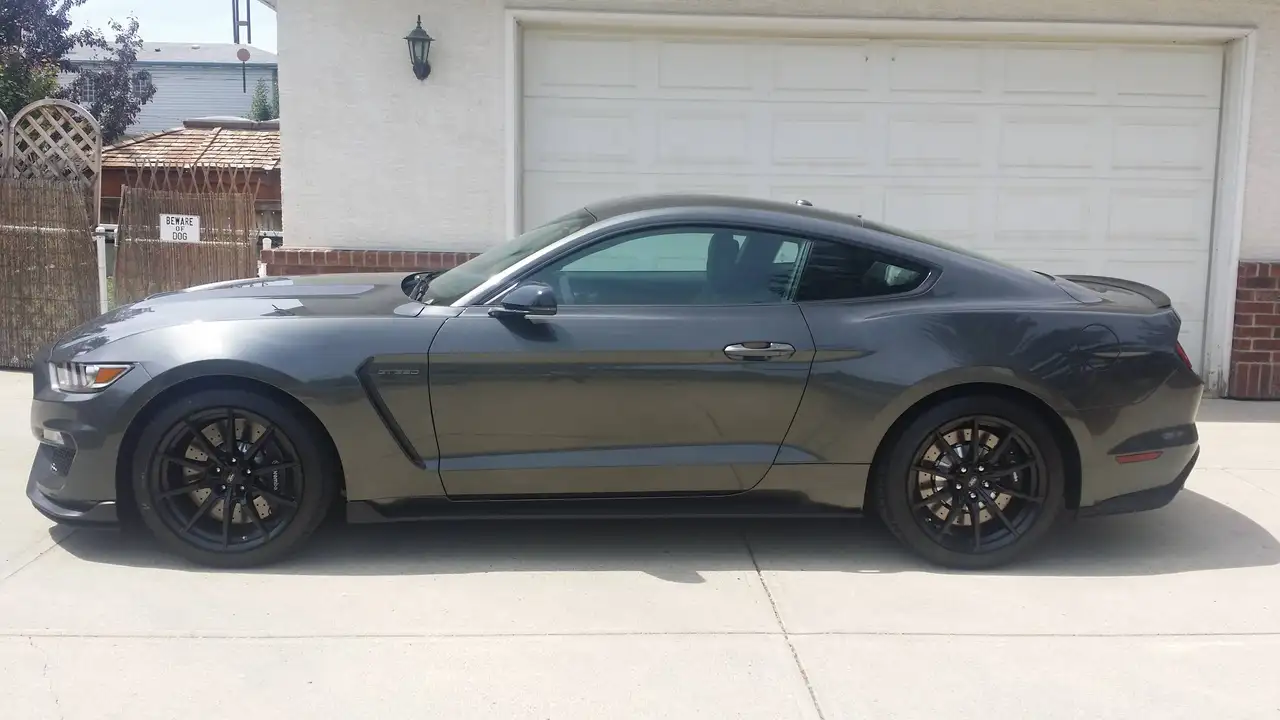 Ford Mustang снимка Ford Mustang