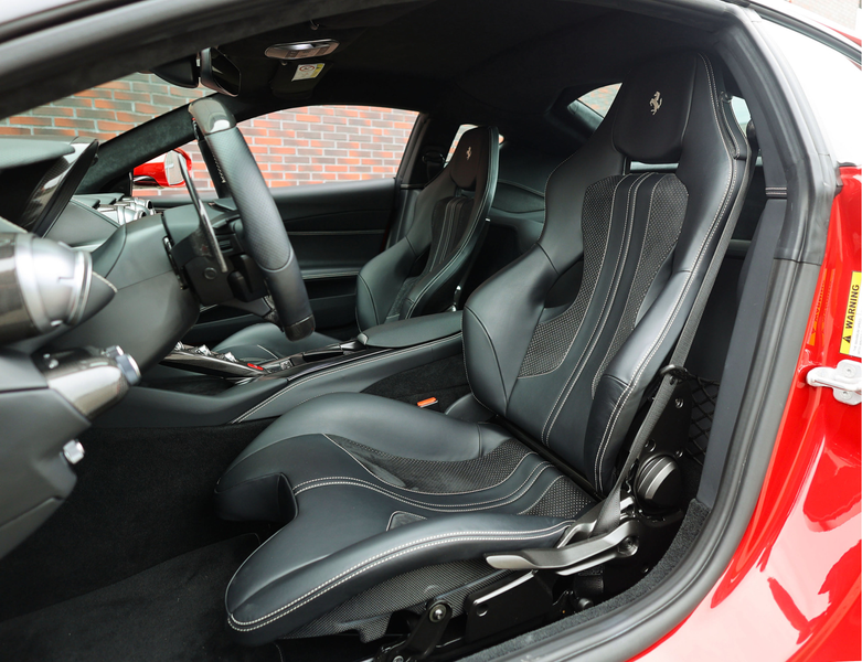 Ferrari 812 6.5 V12 Superfast HELE | Rosso Fuoco - Lift - 360 — photo 28