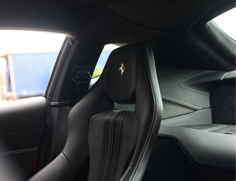 Ferrari 812 6.5 V12 Superfast HELE | Rosso Fuoco - Lift - 360 — photo 29