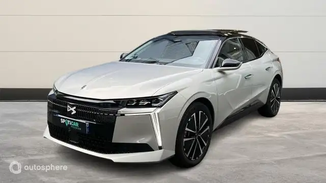 DS Automobiles N°4