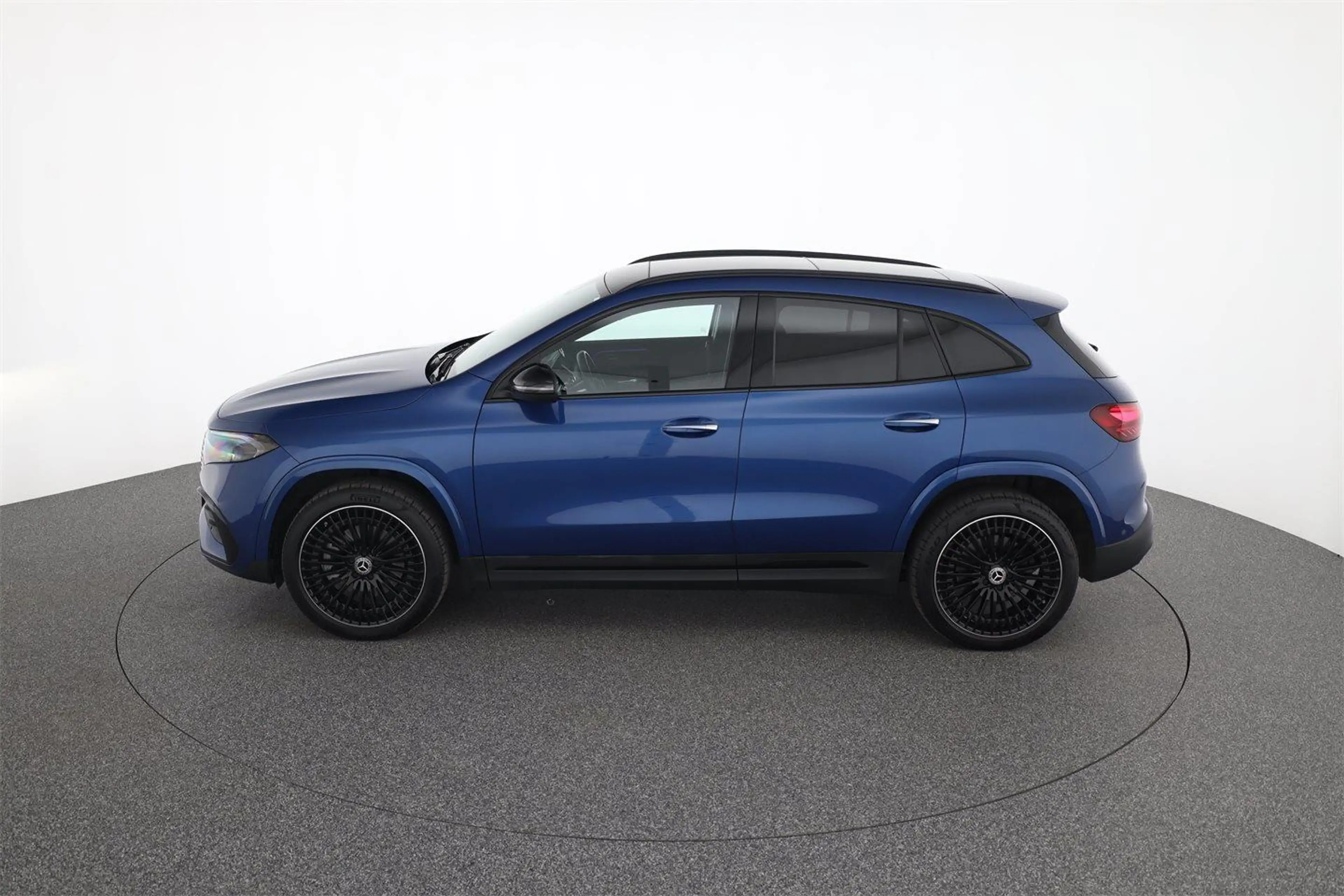Mercedes-Benz EQA 300 4M AMG Line AHK — photo 3