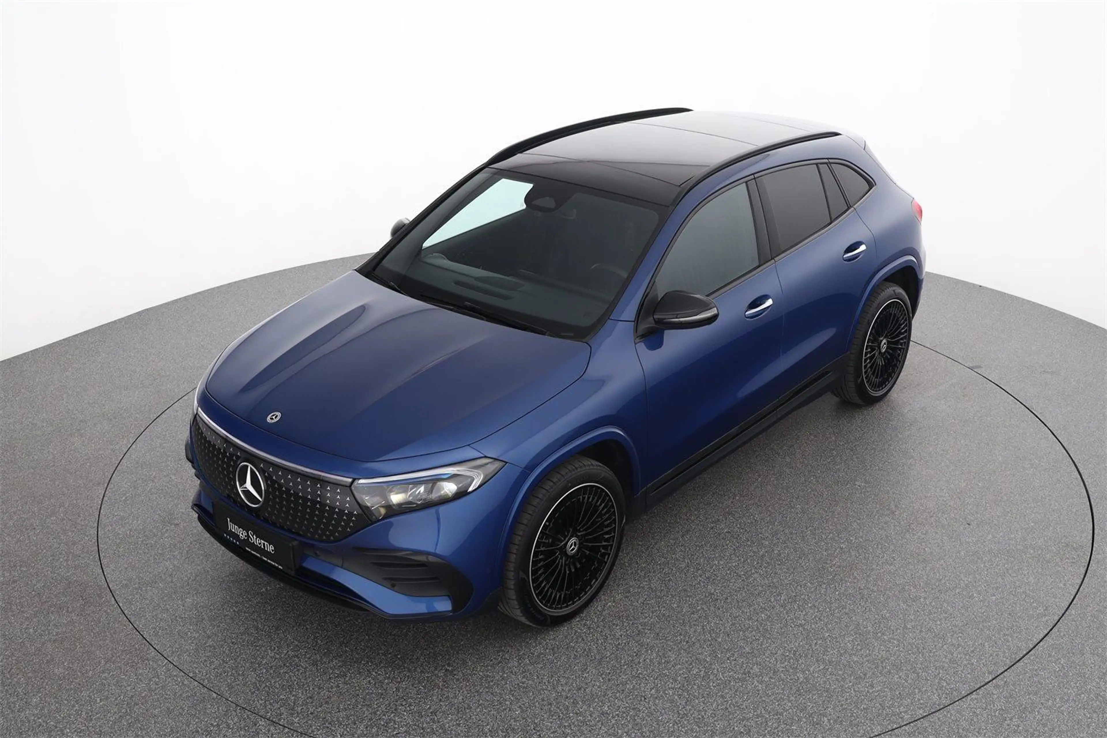 Mercedes-Benz EQA 300 4M AMG Line AHK — photo 8