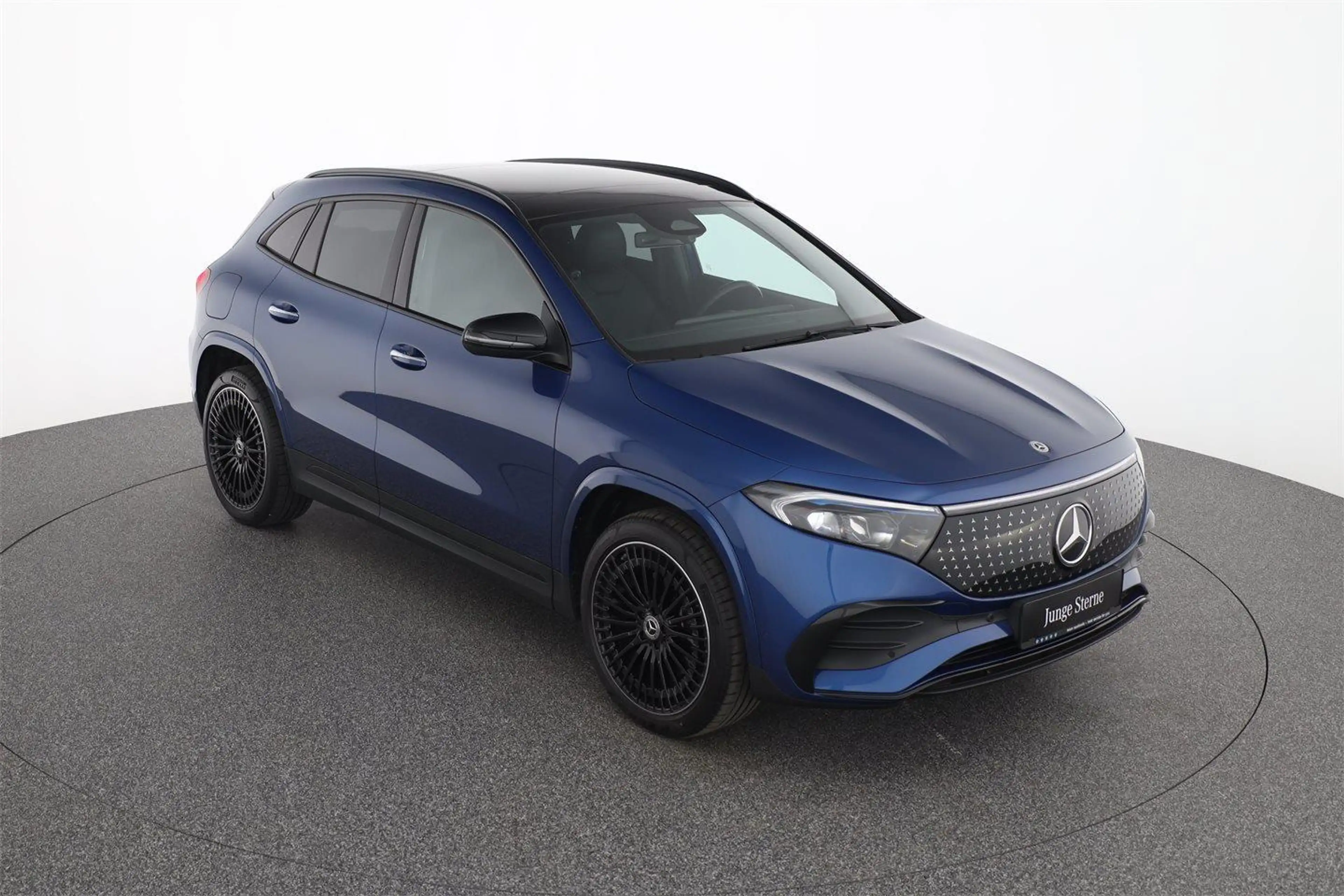 Mercedes-Benz EQA 300 4M AMG Line AHK — photo 7