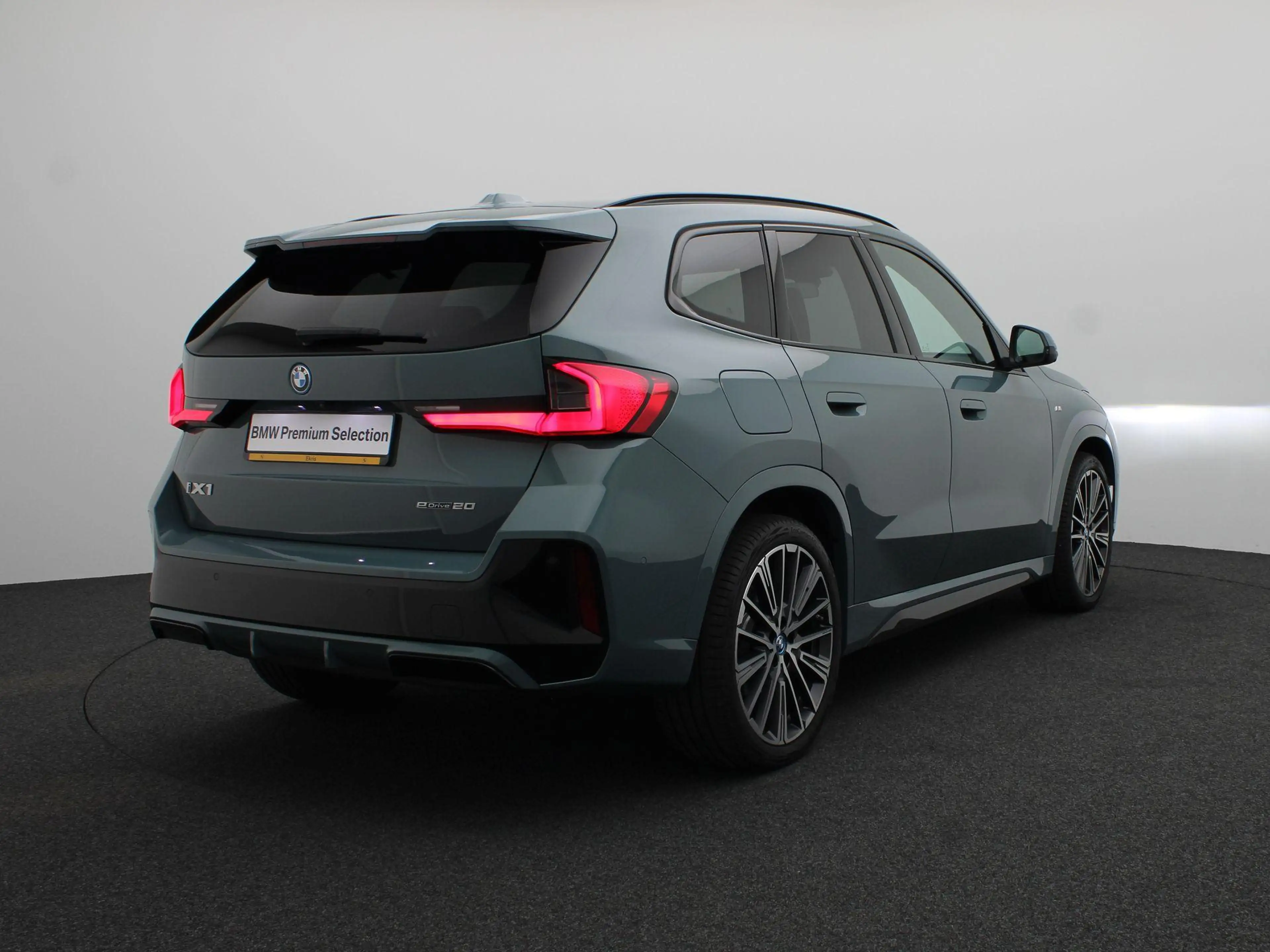 BMW iX1 eDrive20 M Sportpakket | Innovation Pack | Comfort — photo 2