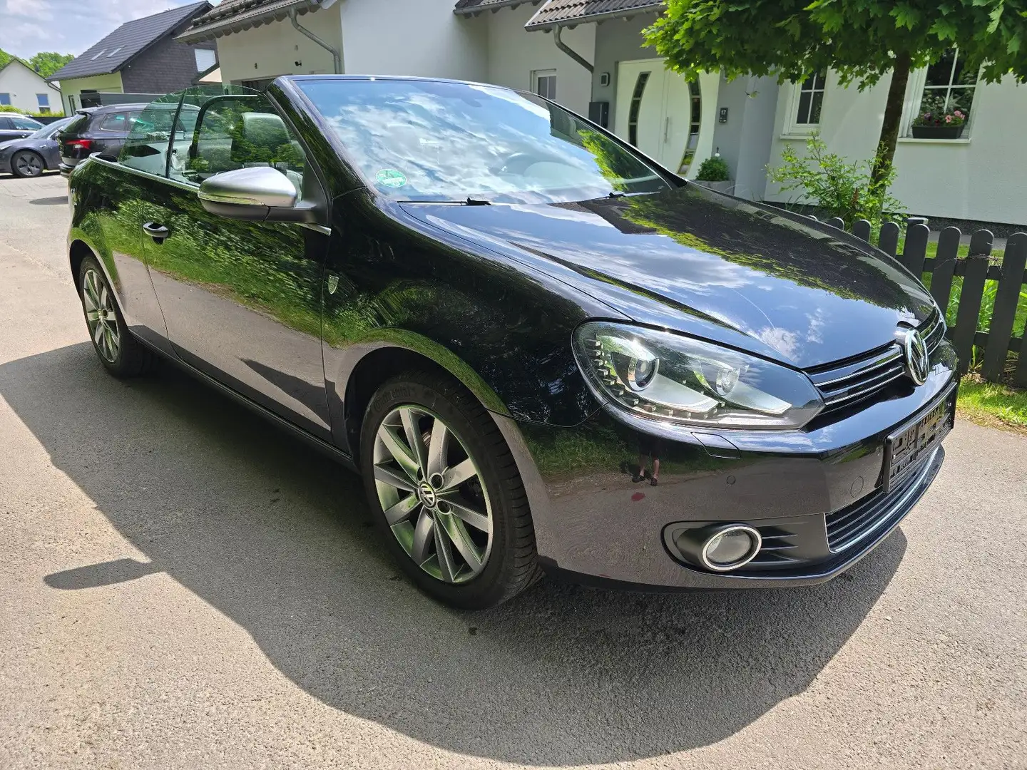 Volkswagen Golf VI Cabriolet 2.0 TDI DSG Karmann °XENON°AHK Schwarz - 2
