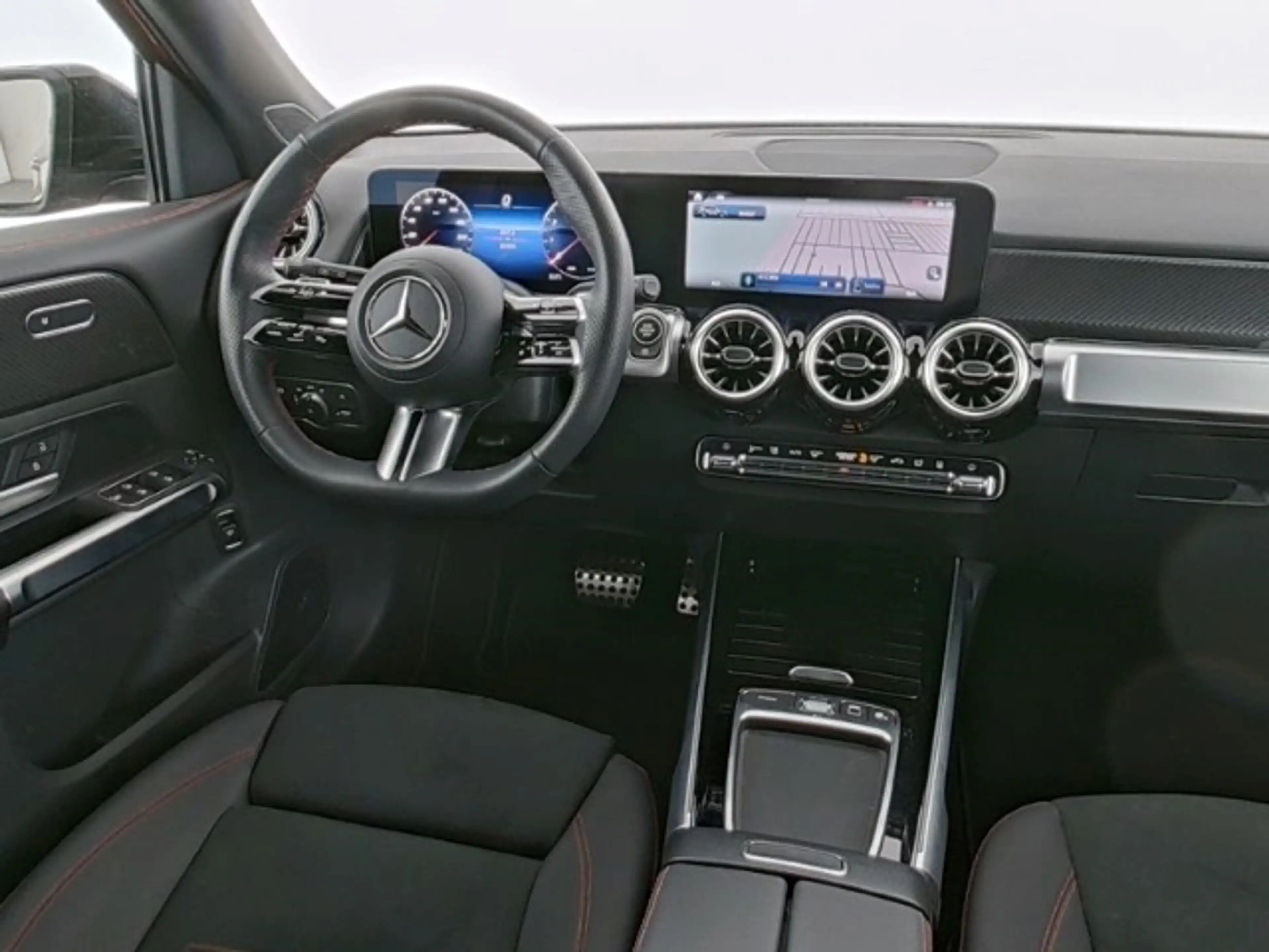 Mercedes-Benz GLB 220 4Matic AMG Line Advanced+ Night Technik — photo 6