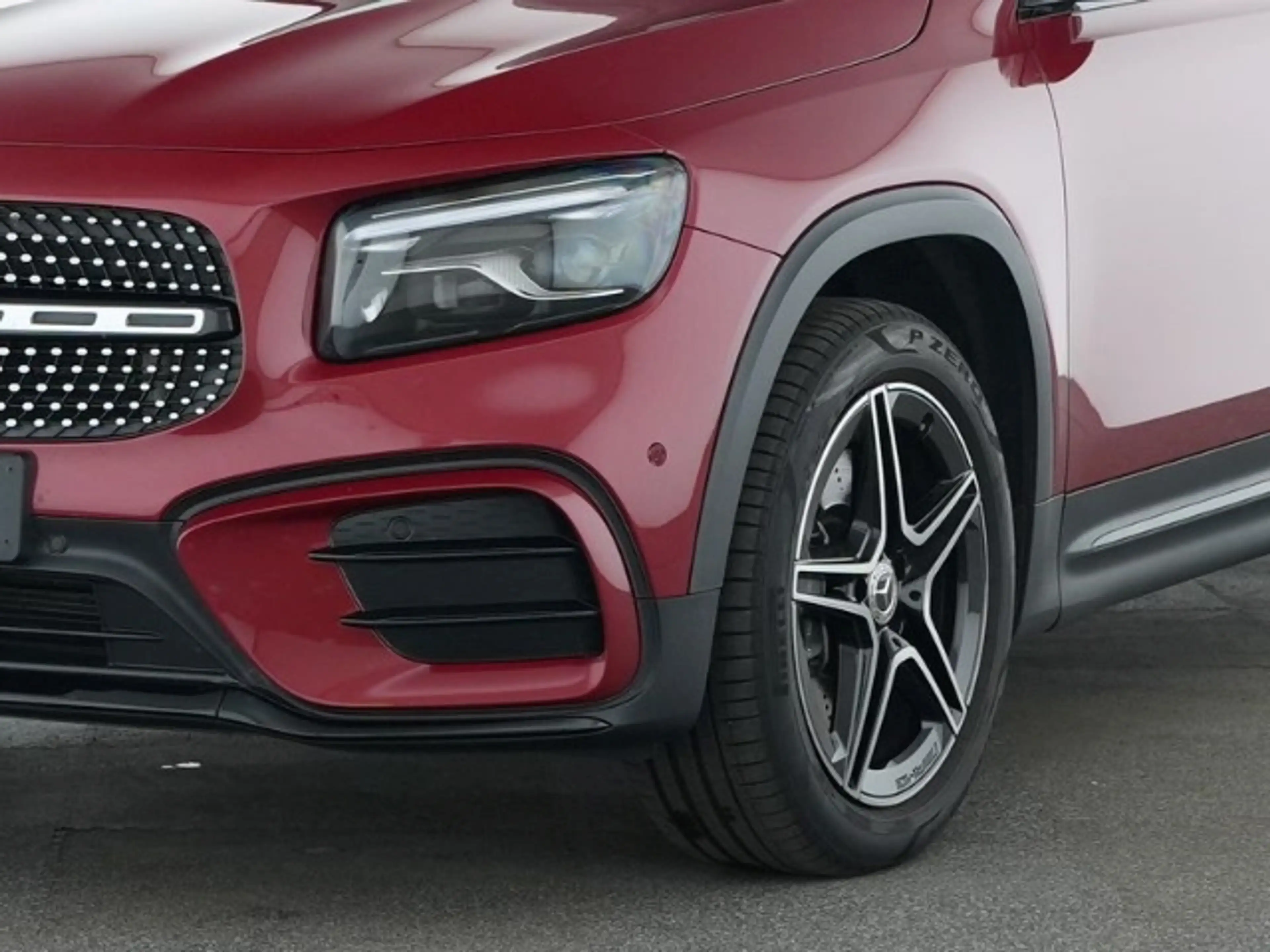 Mercedes-Benz GLB 220 4Matic AMG Line Advanced+ Night Technik — photo 4