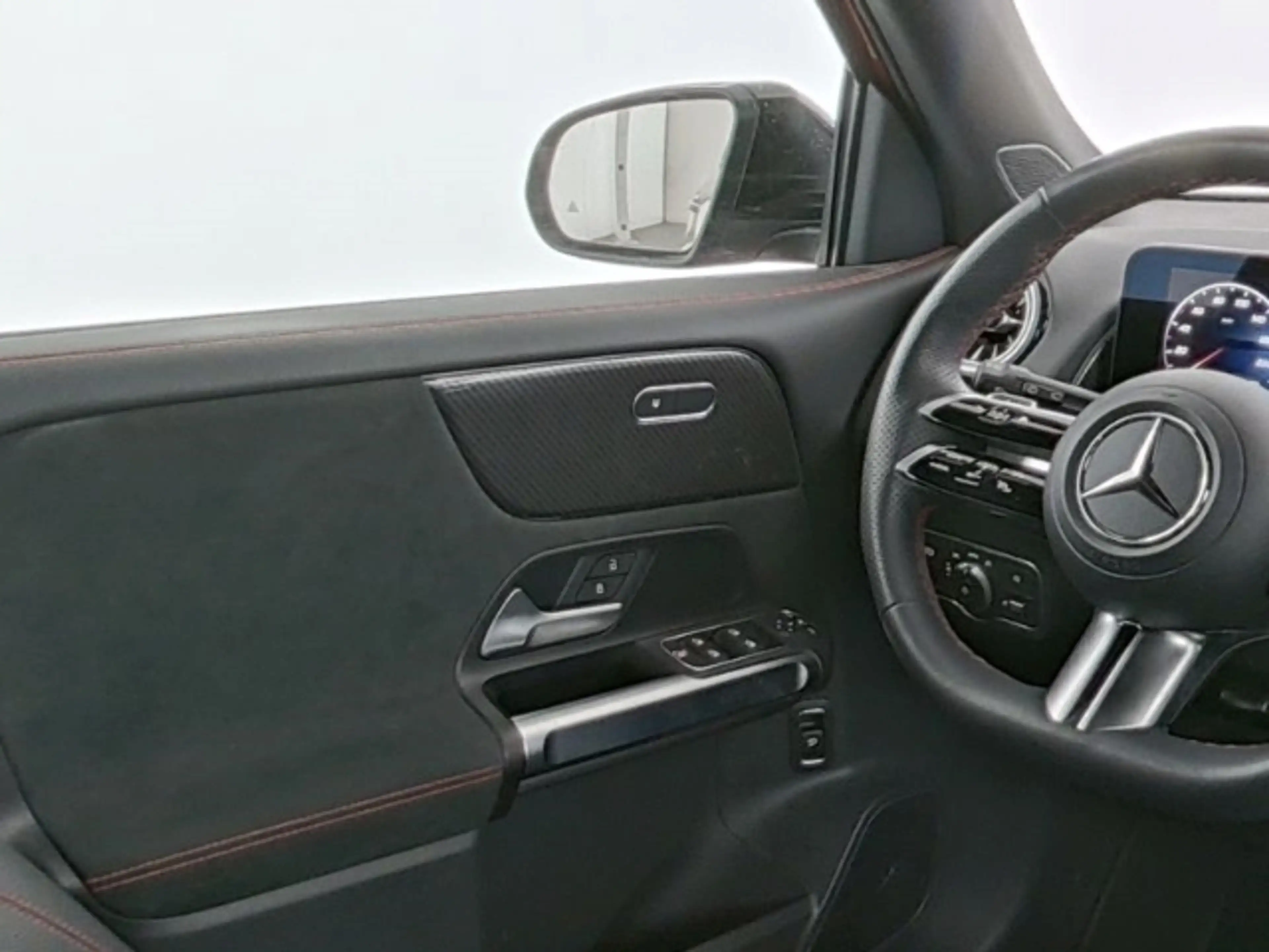 Mercedes-Benz GLB 220 4Matic AMG Line Advanced+ Night Technik — photo 9