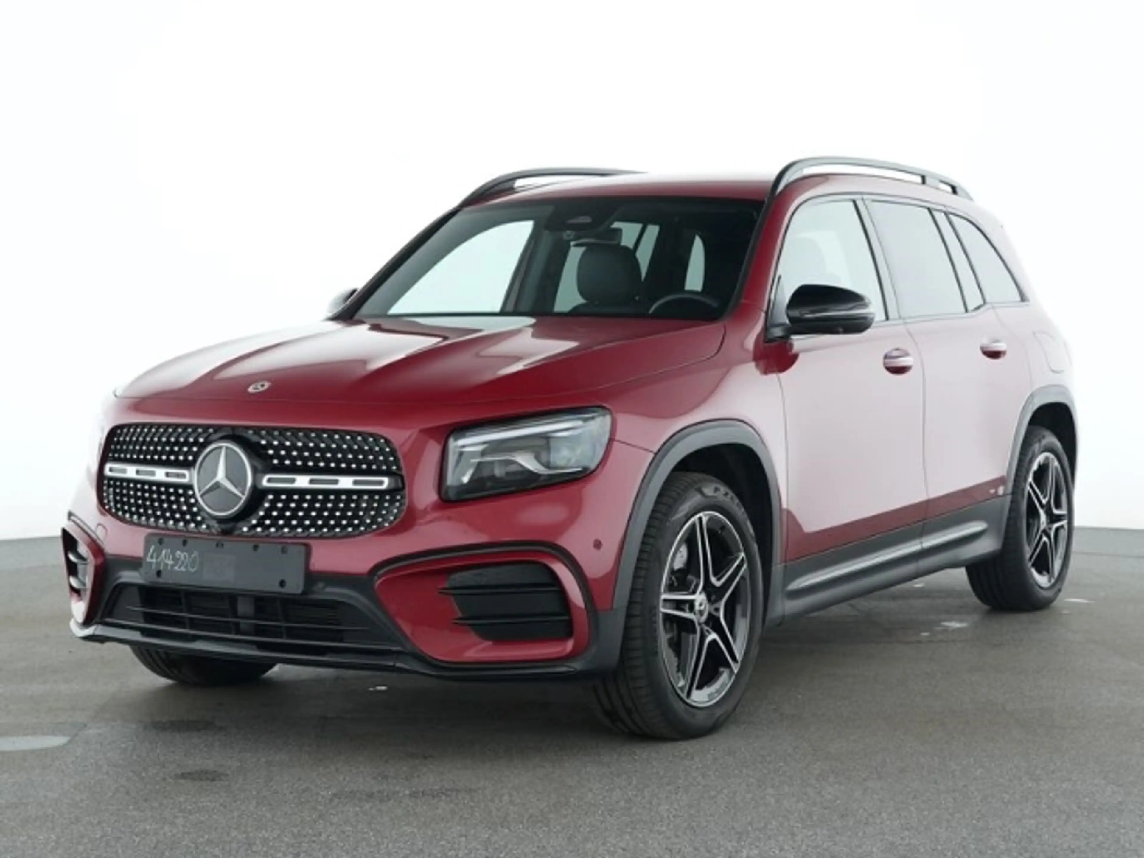 Mercedes-Benz GLB 220 4Matic AMG Line Advanced+ Night Technik — photo 2