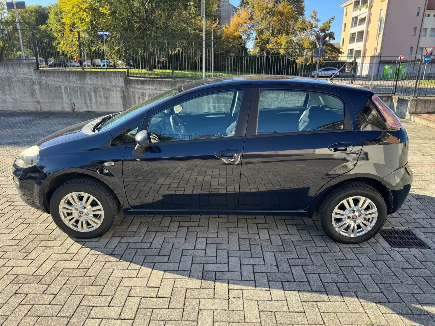 Fiat Punto Evo Dynamic 1.4 Natural Power Bleu - 2