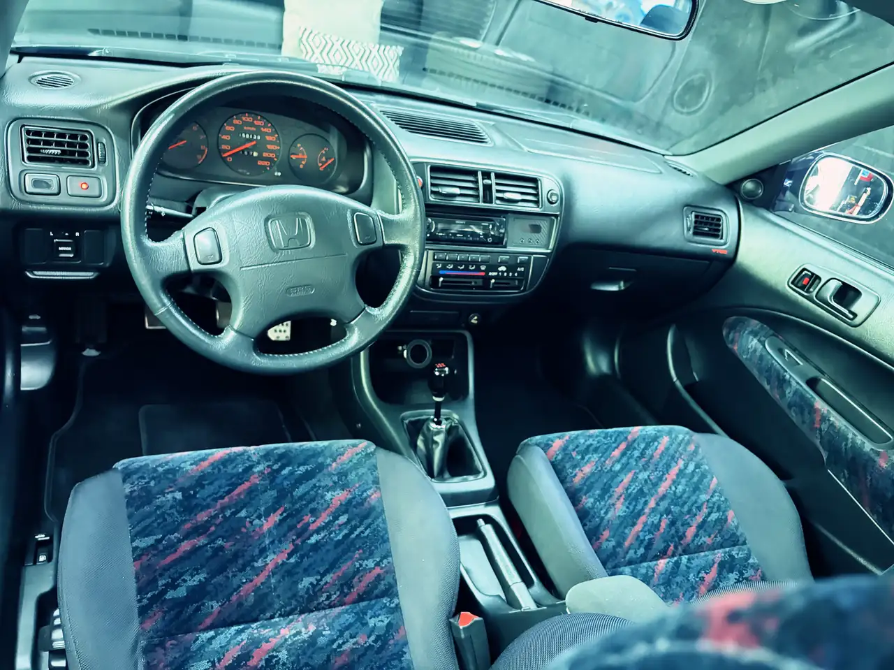 Honda Civic 1.6i VTi, foto 10