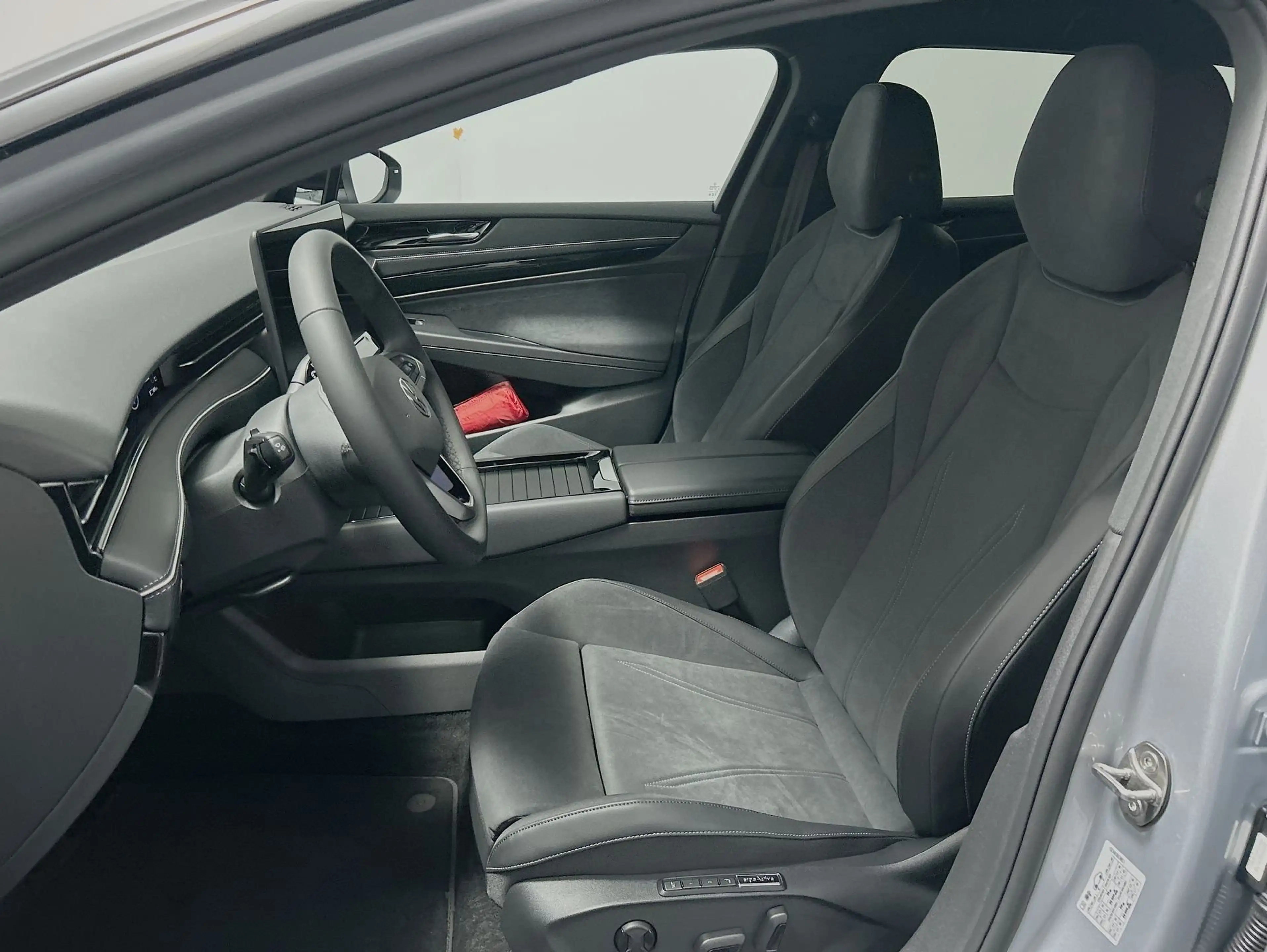 Volkswagen ID.7 Tourer Pro 77 kWh CarPlay Black Matrix CCS — photo 11