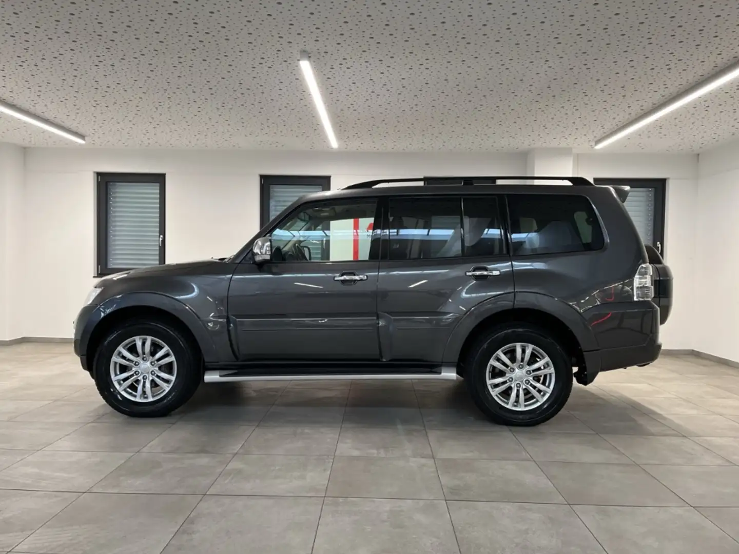 Mitsubishi Pajero 3.2 DI-D Instyle  Kamera 7Sitze Xenon Сірий - 2