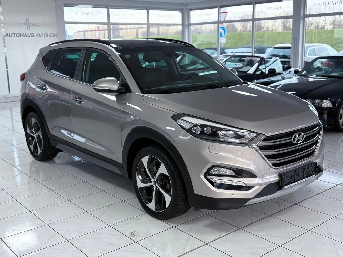 Hyundai TUCSON Premium+4WD+Sitzbel+heizung+Navi+Kam+Pano Blanc - 2