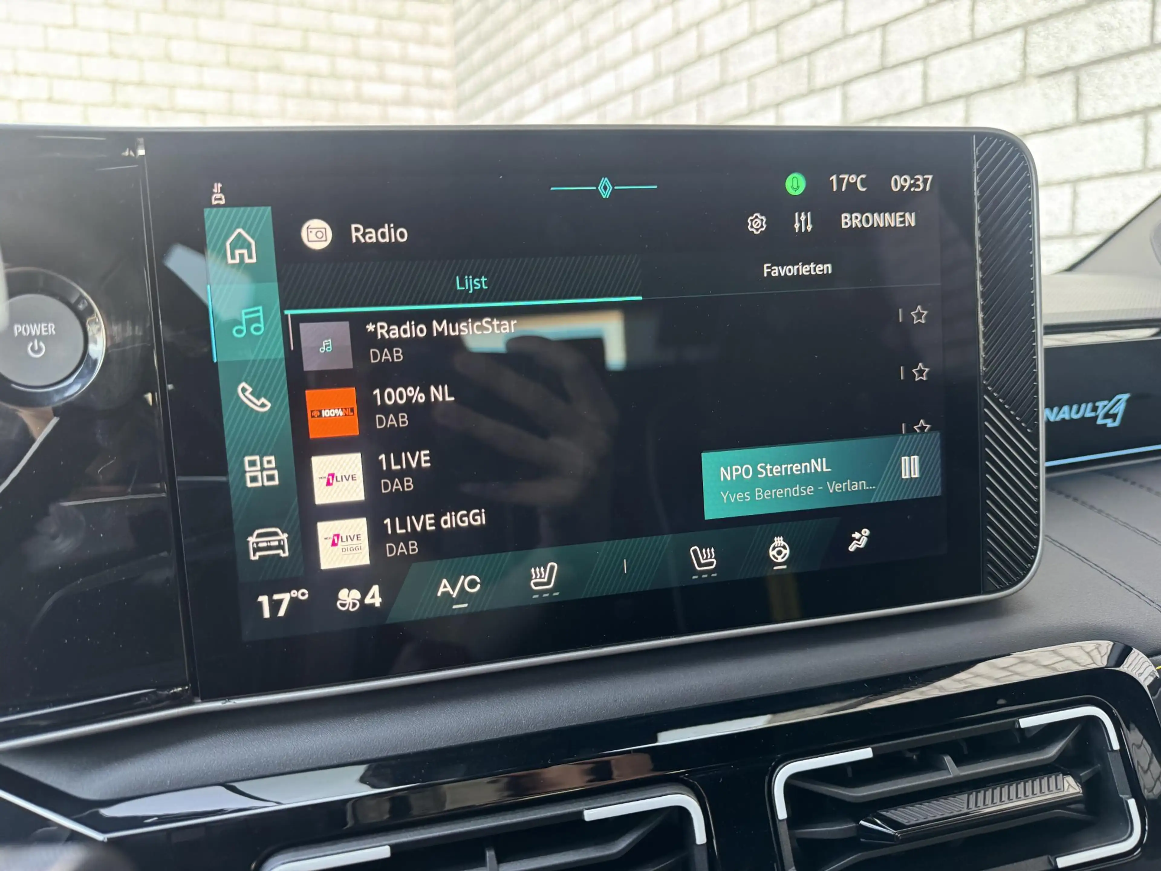 Renault R 4 Comfort Range Iconic 52 kWh | Demo | Harman / Kard — photo 34