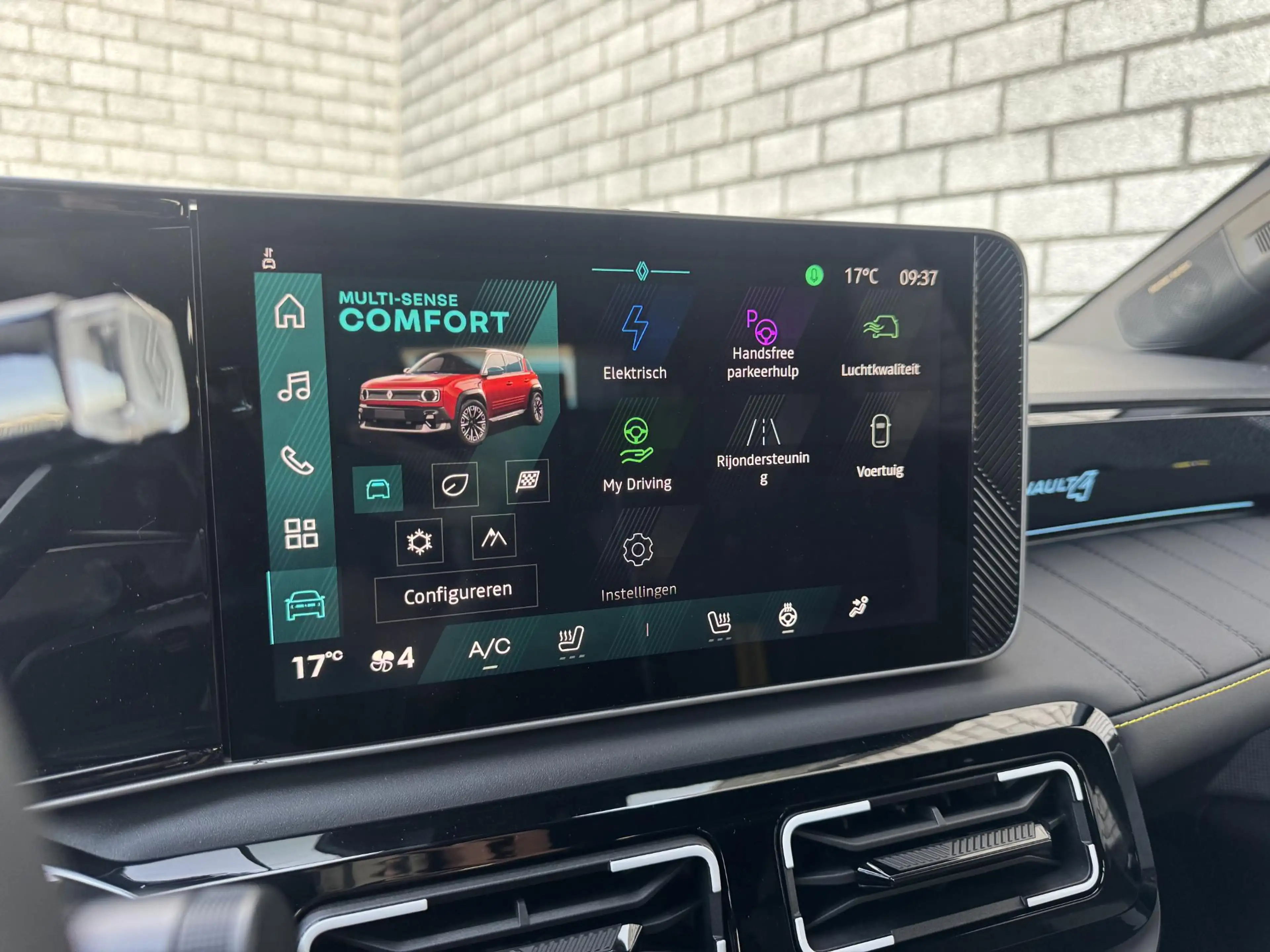 Renault R 4 Comfort Range Iconic 52 kWh | Demo | Harman / Kard — photo 36