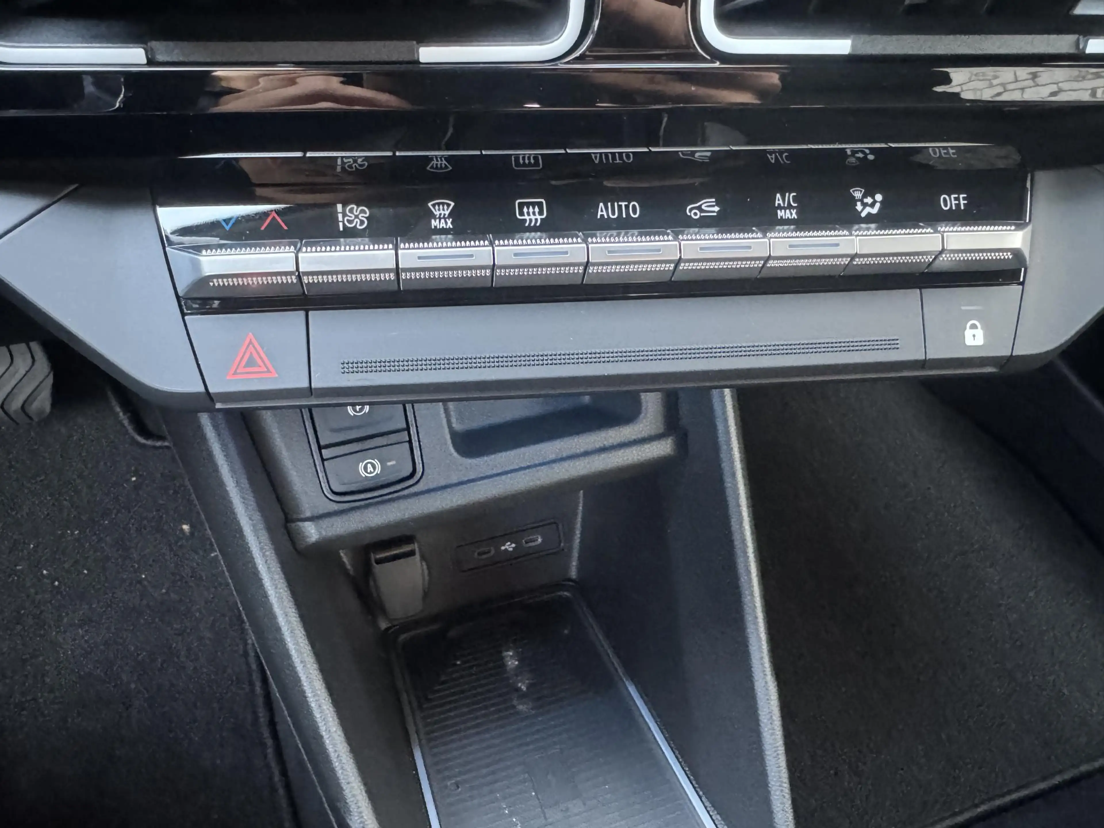 Renault R 4 Comfort Range Iconic 52 kWh | Demo | Harman / Kard — photo 12
