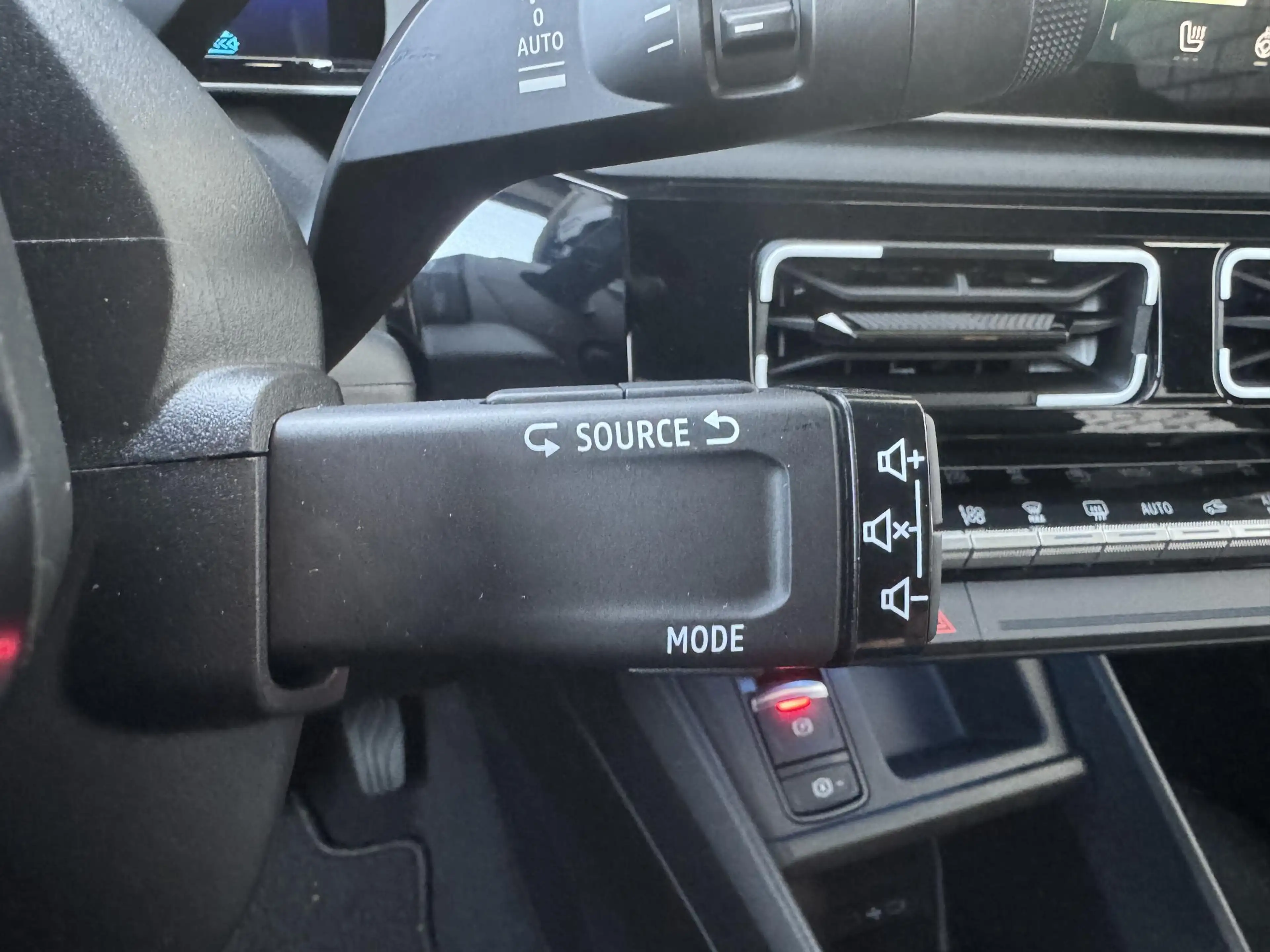 Renault R 4 Comfort Range Iconic 52 kWh | Demo | Harman / Kard — photo 21