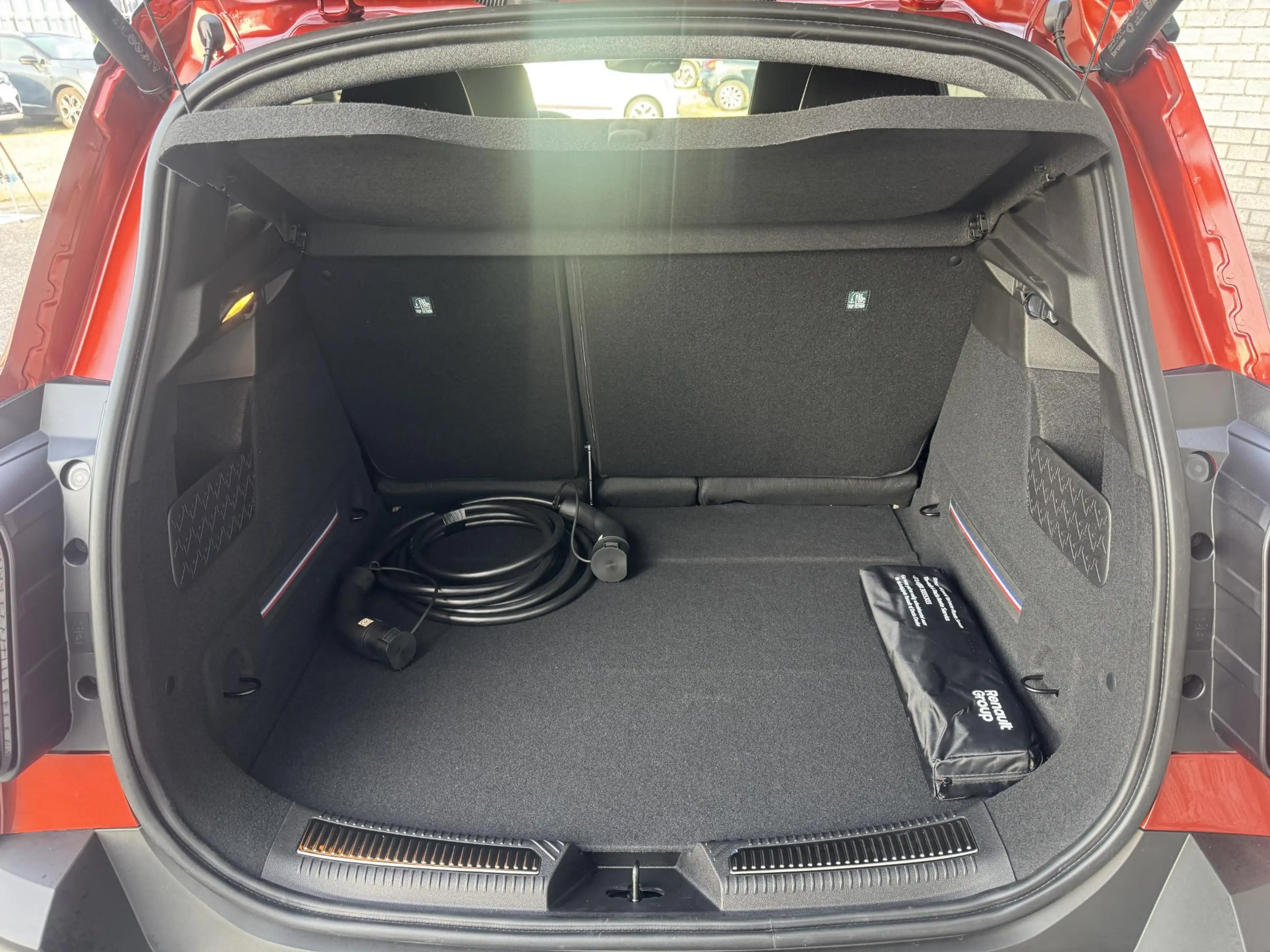 Renault R 4 Comfort Range Iconic 52 kWh | Demo | Harman / Kard — photo 9