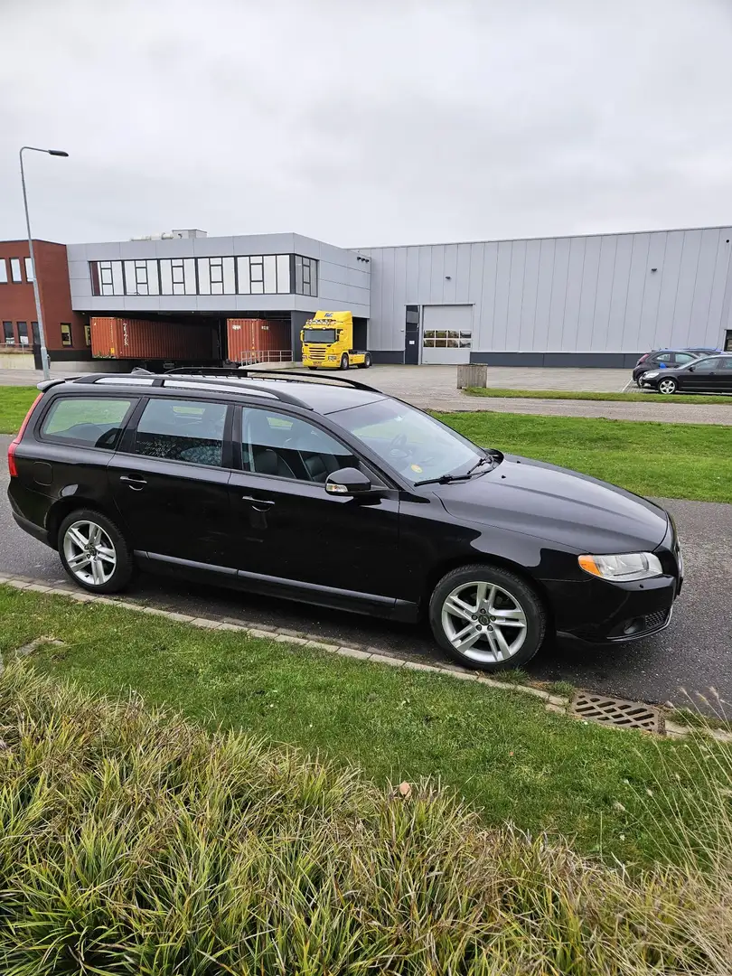 Volvo V70 2.4D Limited Edition Zwart - 2