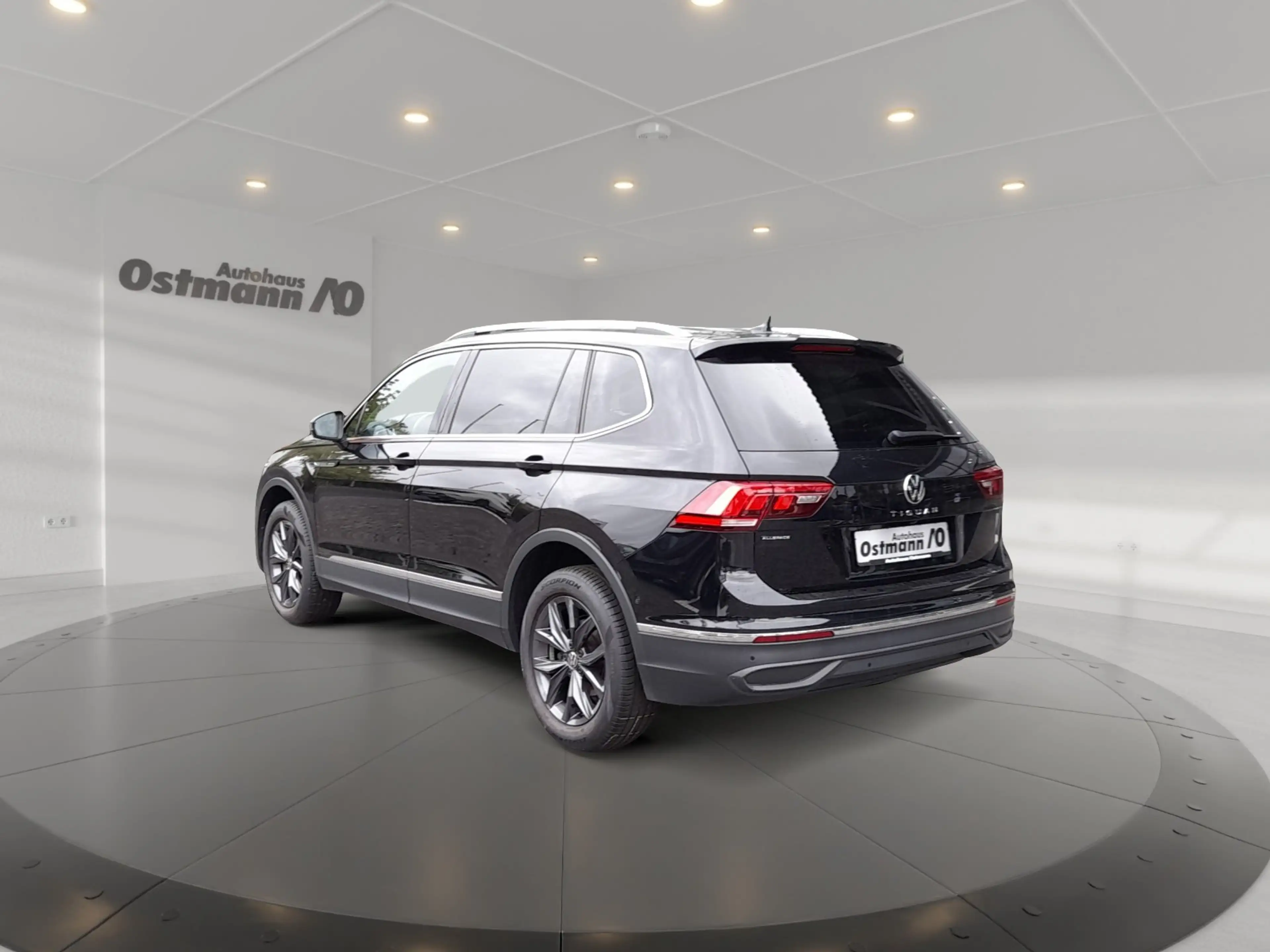 Volkswagen Tiguan Allspace 1.5 TSI AHK 360° 4xSHZ CarPlay — photo 3