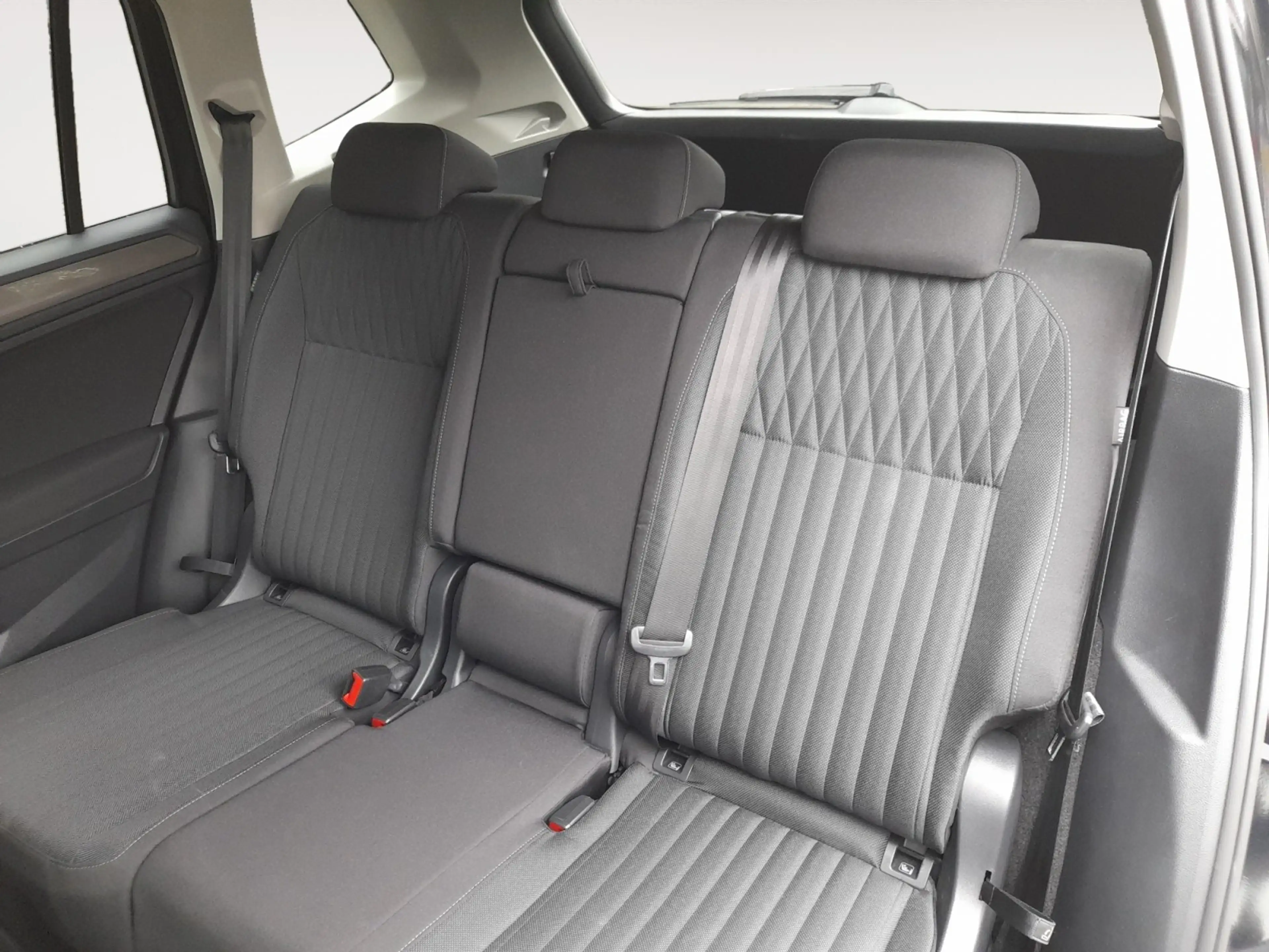 Volkswagen Tiguan Allspace 1.5 TSI AHK 360° 4xSHZ CarPlay — photo 8