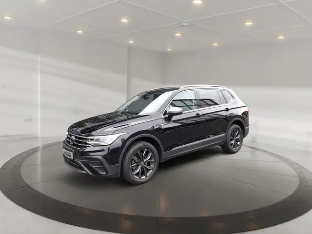Volkswagen Tiguan Allspace 1.5 TSI AHK 360° 4xSHZ CarPlay