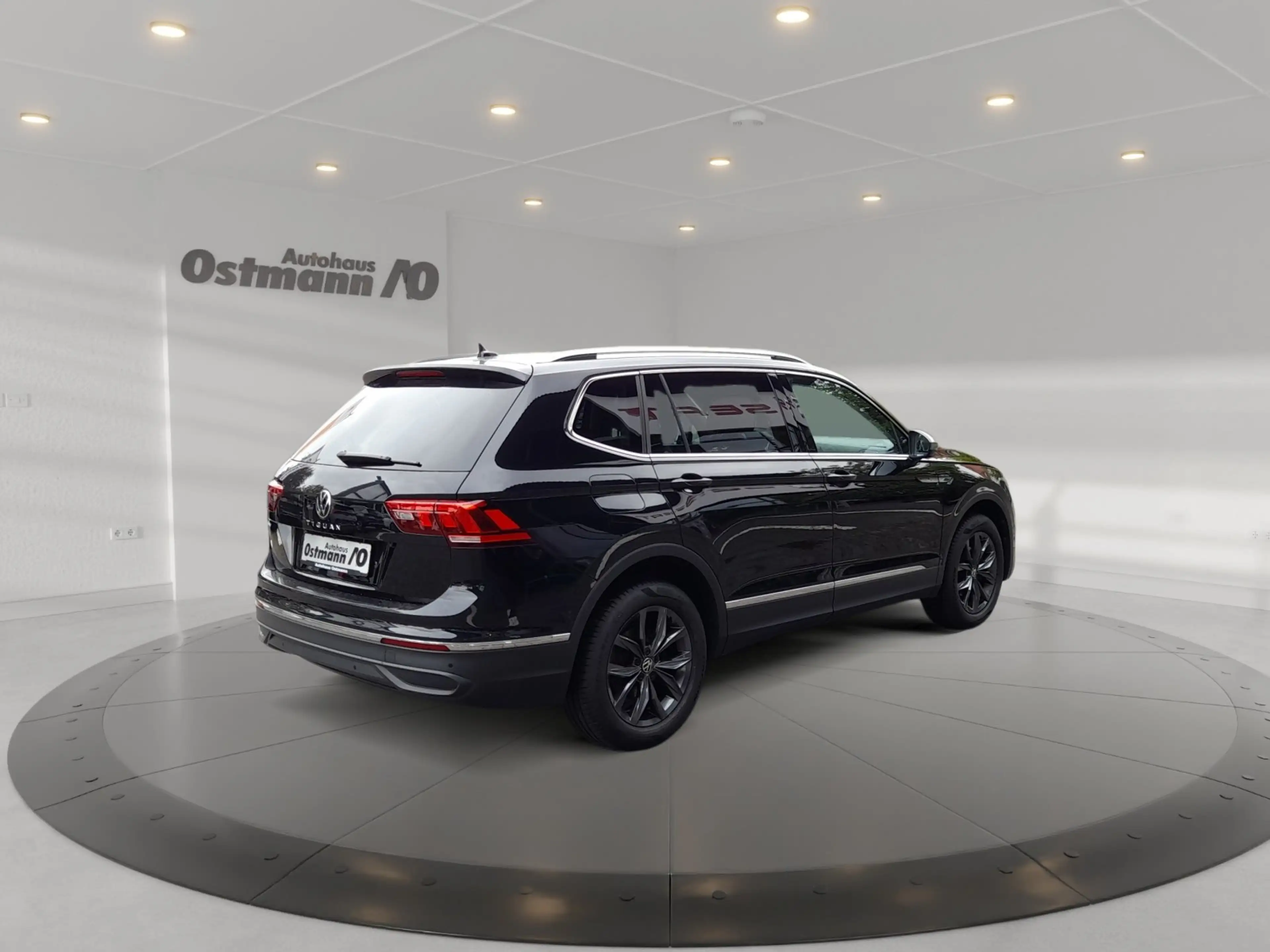 Volkswagen Tiguan Allspace 1.5 TSI AHK 360° 4xSHZ CarPlay — photo 4
