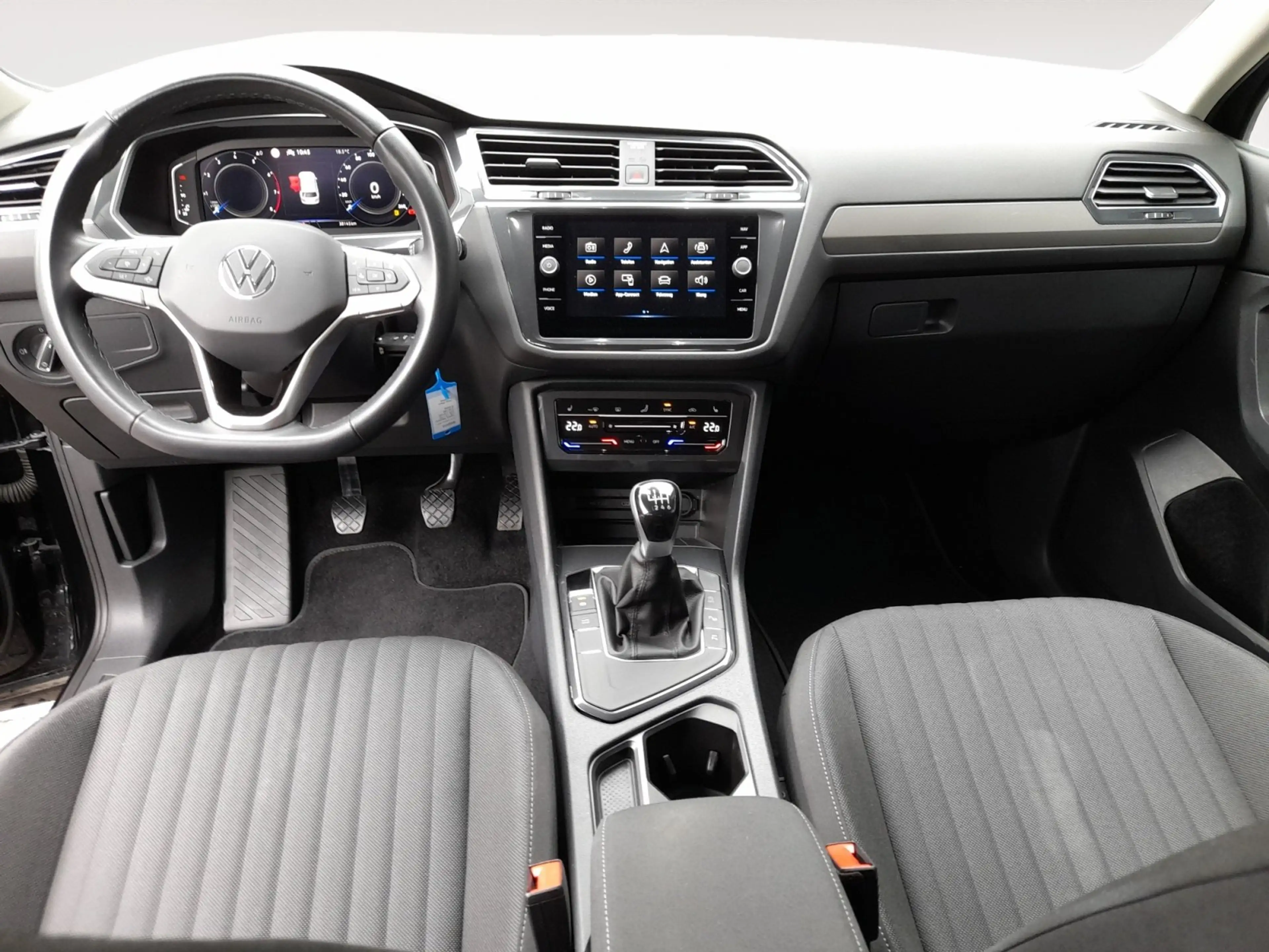 Volkswagen Tiguan Allspace 1.5 TSI AHK 360° 4xSHZ CarPlay — photo 9