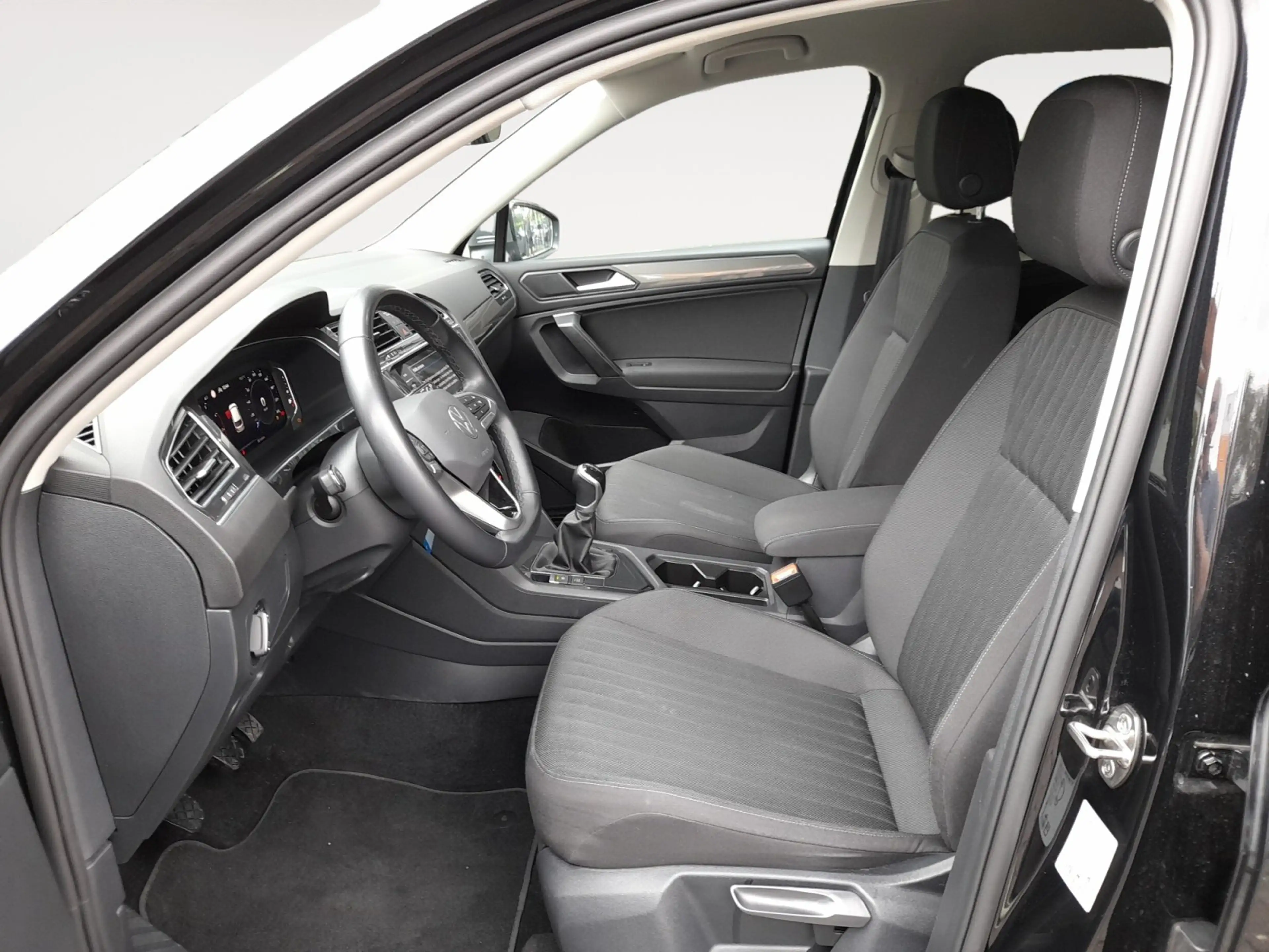 Volkswagen Tiguan Allspace 1.5 TSI AHK 360° 4xSHZ CarPlay — photo 7