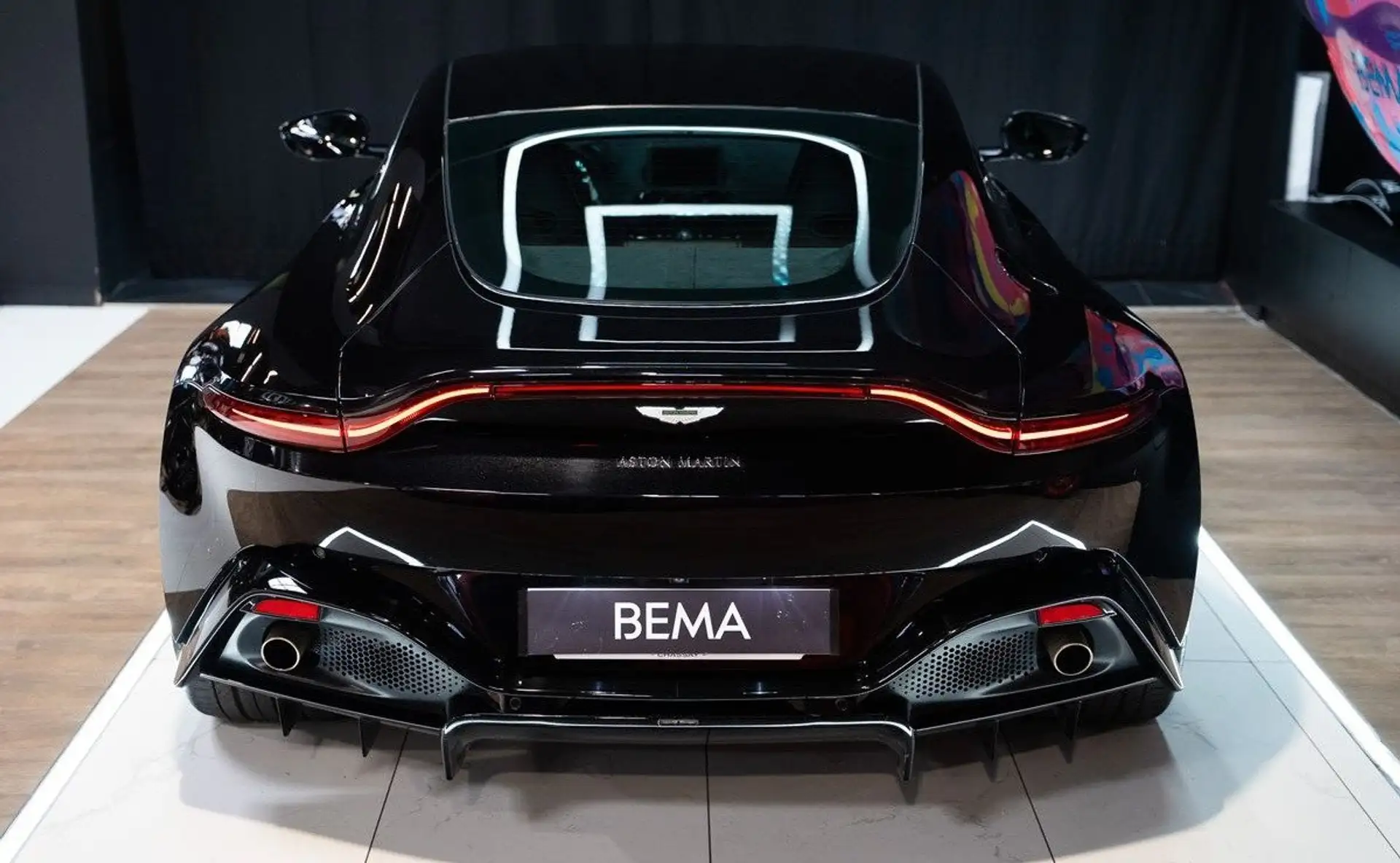 애스턴마틴 밴티지 V8 Coupe 2020 검정 사진 6