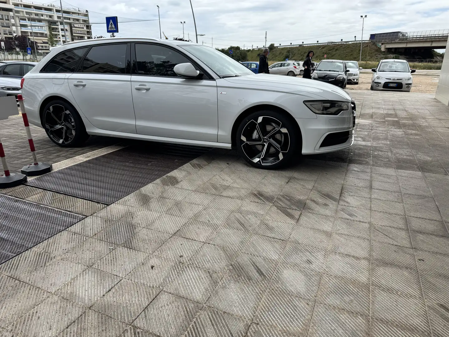 Audi A6 Avant 2.0 tdi ultra Advanced 190cv s-tronic - 2