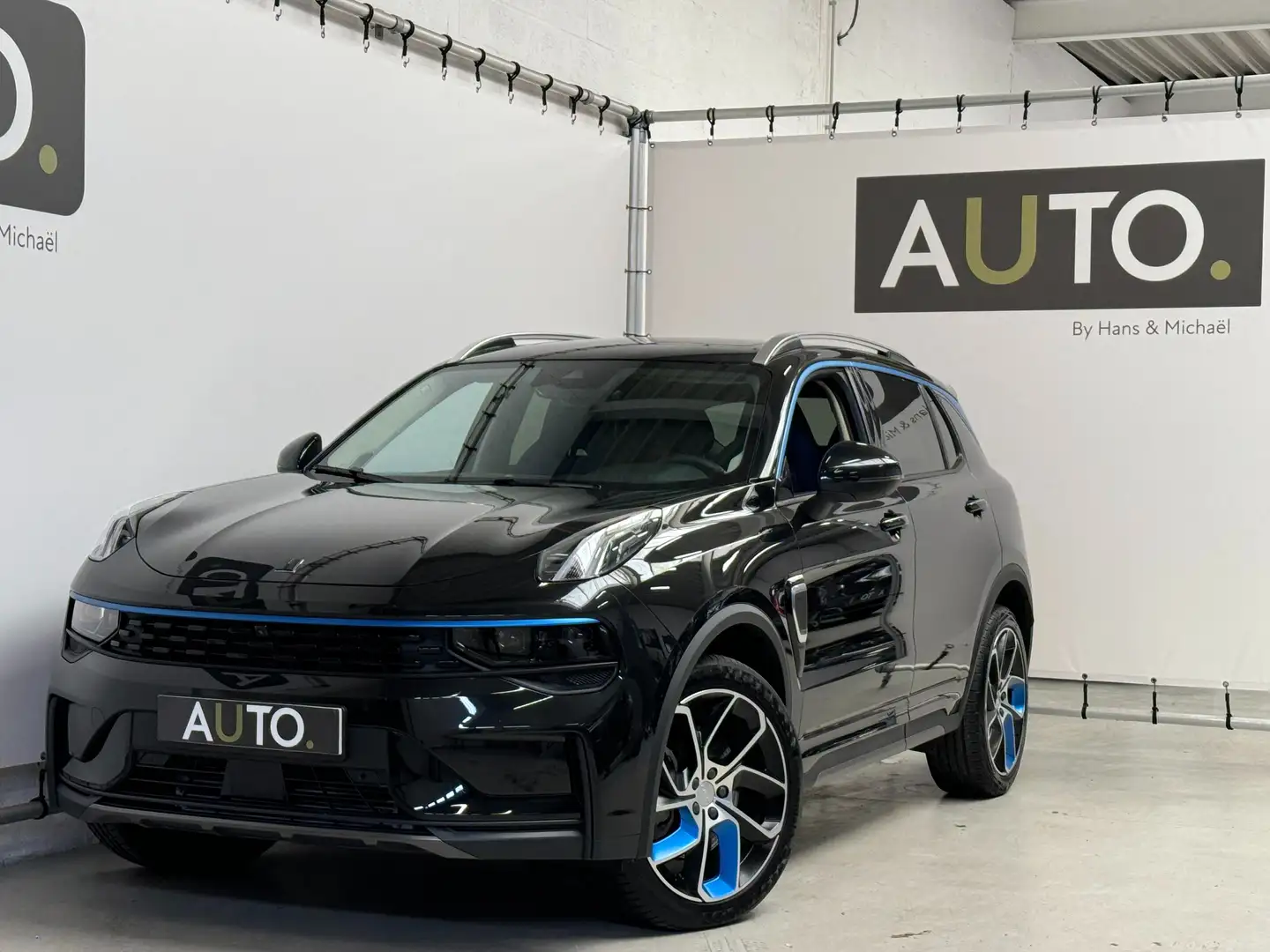 Lynk & Co 01 1.5T Plug-in Hybride Zwarte dakhemel*2023*PANO*LED Zwart - 1