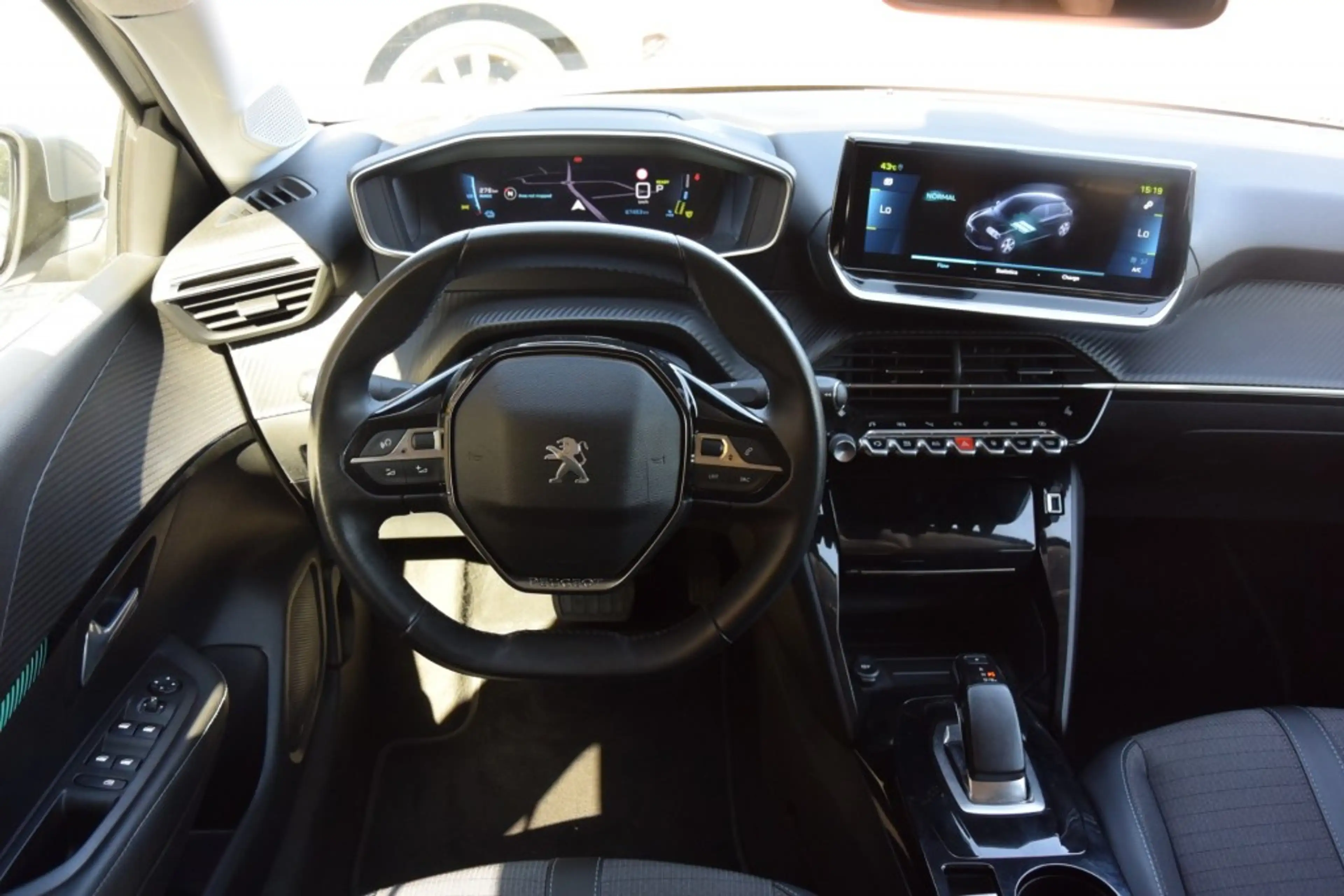 Peugeot 208 BL ALL 50 KWH — photo 15