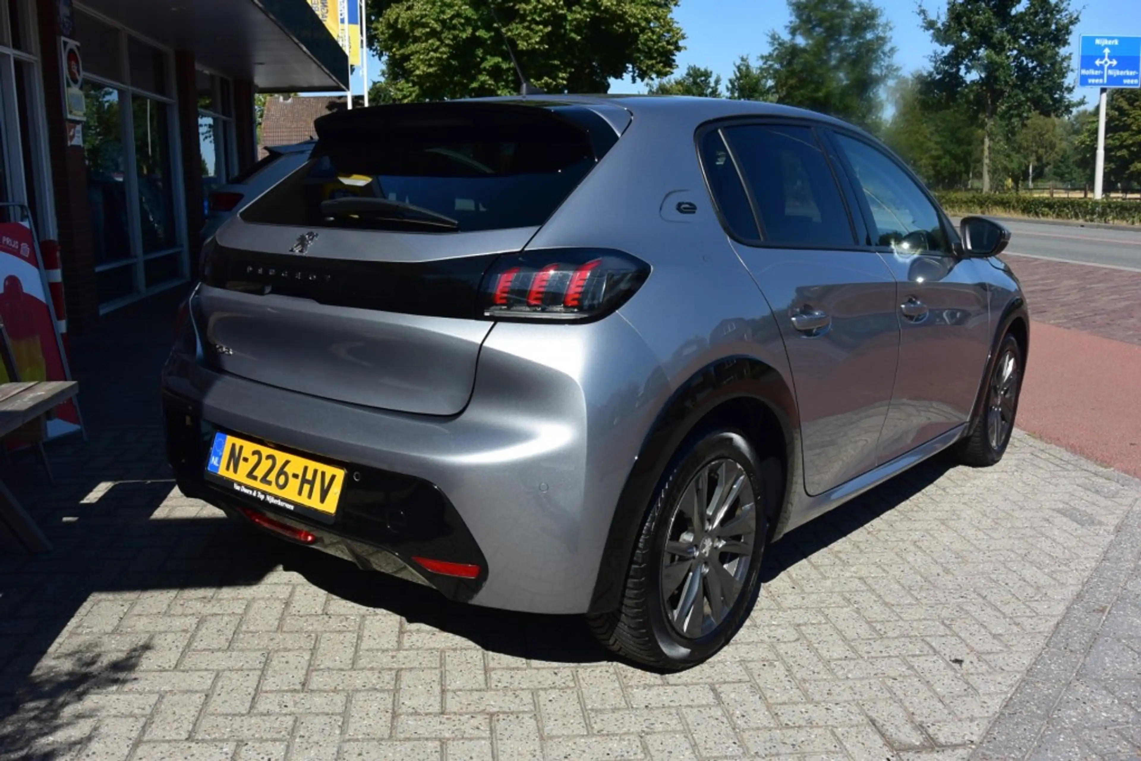 Peugeot 208 BL ALL 50 KWH — photo 5