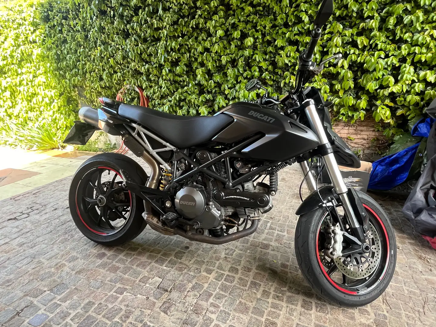 Ducati Hypermotard 796 Чорний - 2