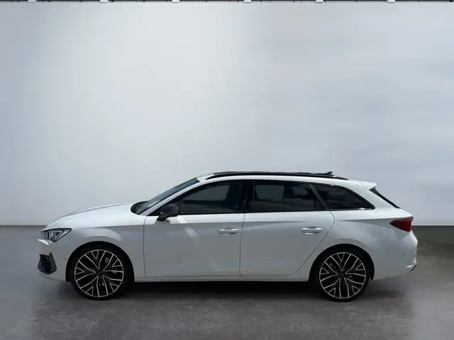 Cupra Leon view 3