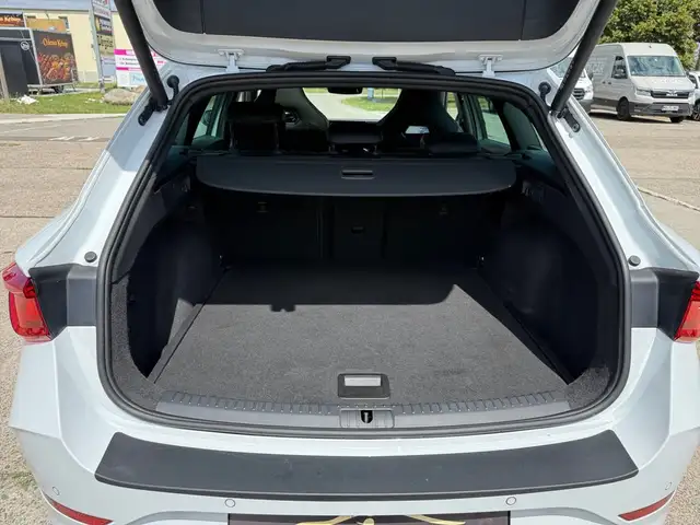 Cupra Leon view 14