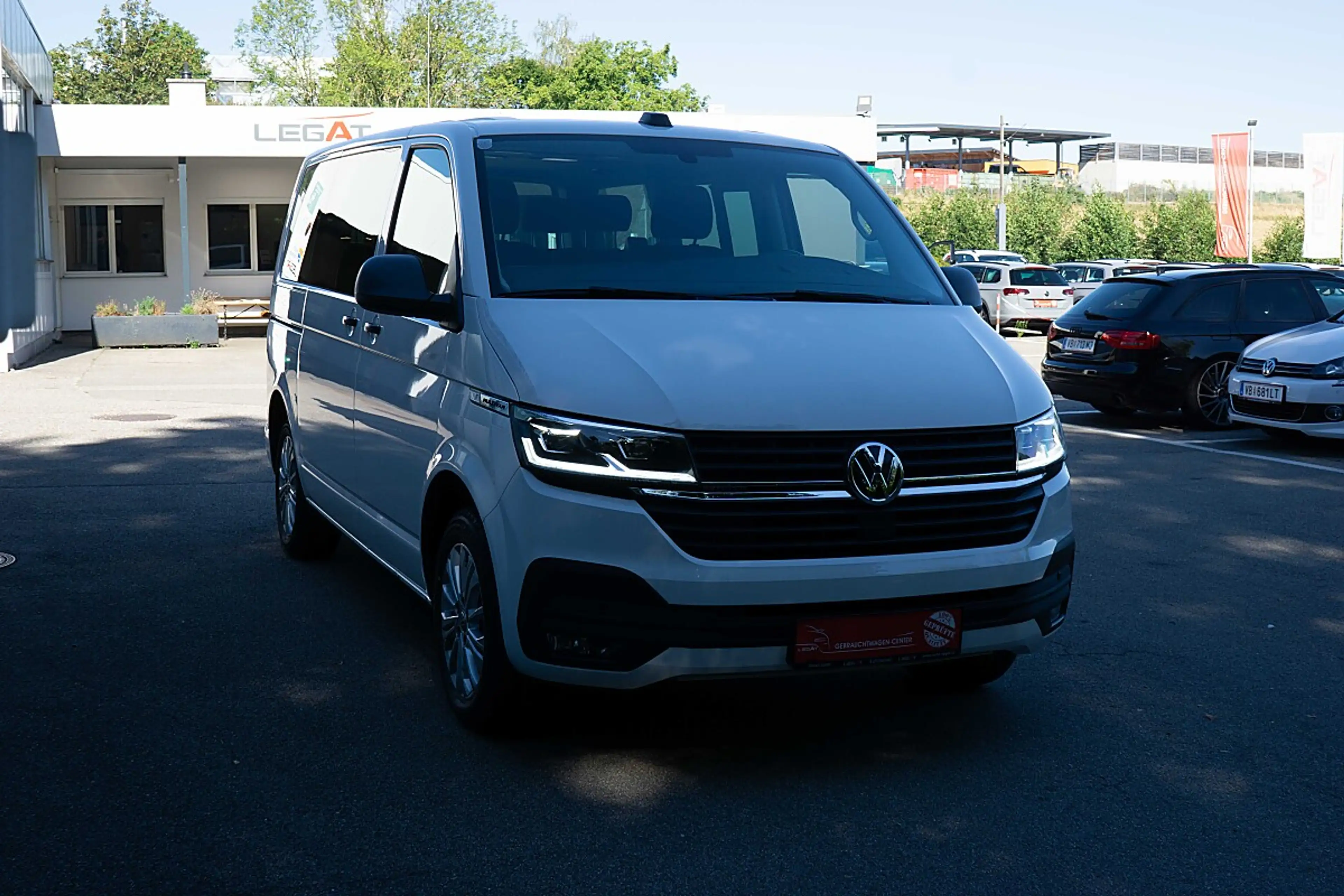 Volkswagen T6.1 Multivan 4Motion DSG *ACC*AHV*STANDHEIZUNG*GARANTIE* — photo 8